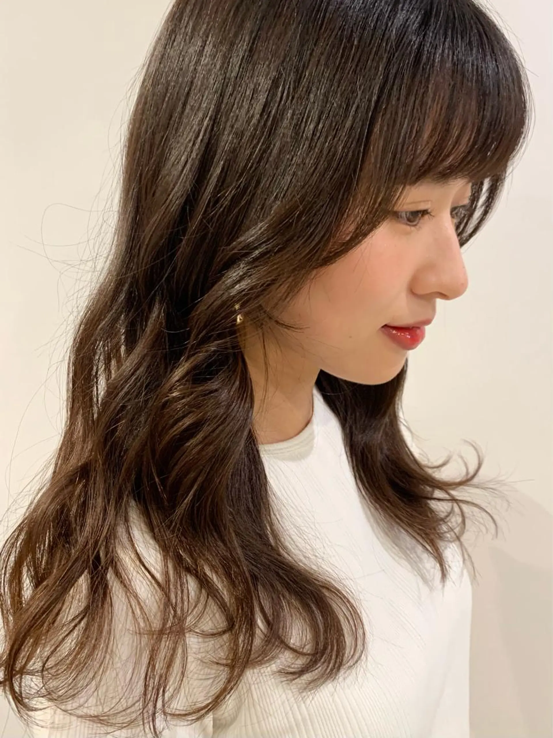 セミロング 顔まわりレイヤー 韓国風ヘア レイヤーカット Nico所属・Nico🌛 Karenのネイルデザイン