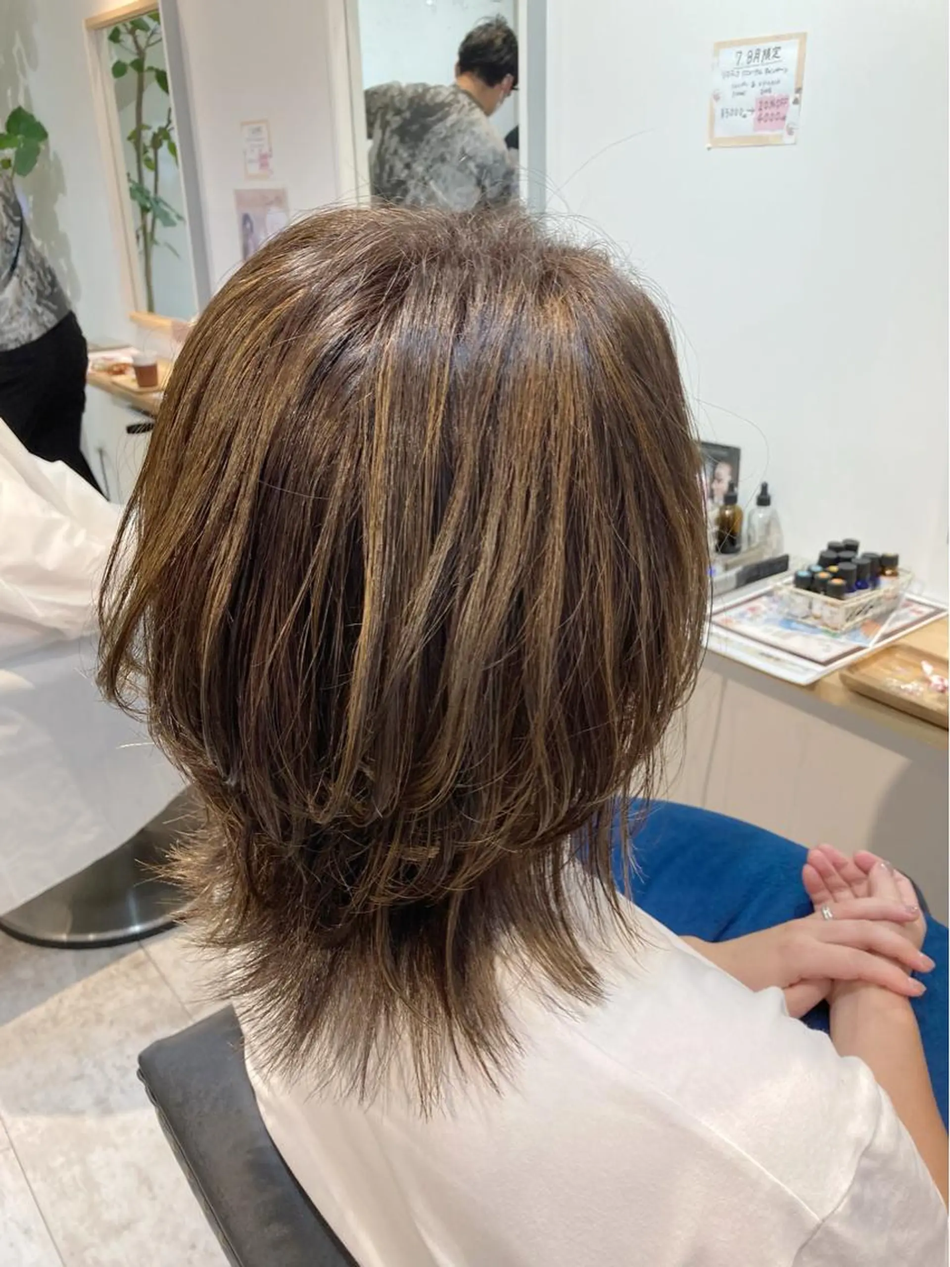 ミディアム ハイライト en't所属・【女性指名No.1】 西口直子のヘアスタイル