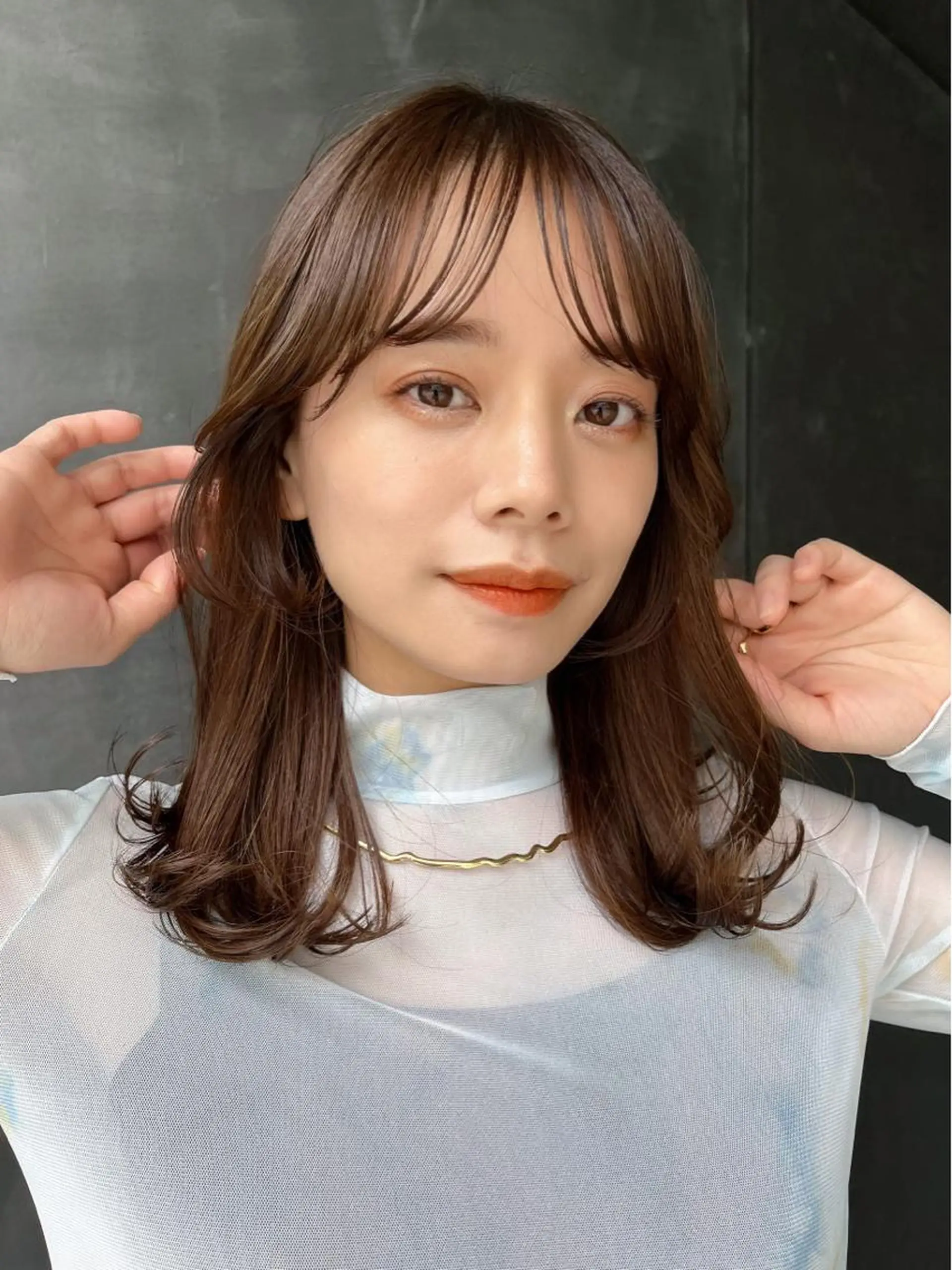 ミディアム カラー パーマ ヘアアレンジ ミディアムレイヤー アッシュ ブリーチ 透明感カラー ブリーチなしカラー カット トリートメント ヘッドスパ ヘアセット 顔周りカット/アレン ジ/カラー小野寺紗良のヘアスタイル