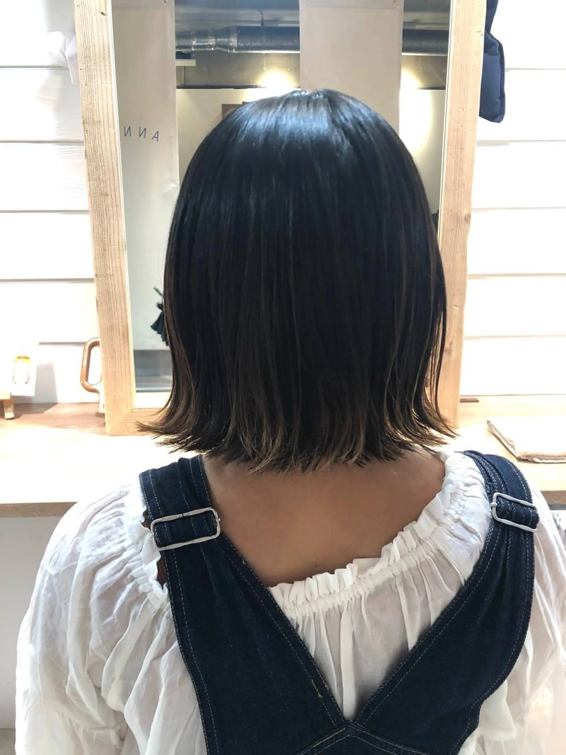 ミディアム ボブ 外ハネヘア カット Annie 吉田 裕美のヘアスタイル