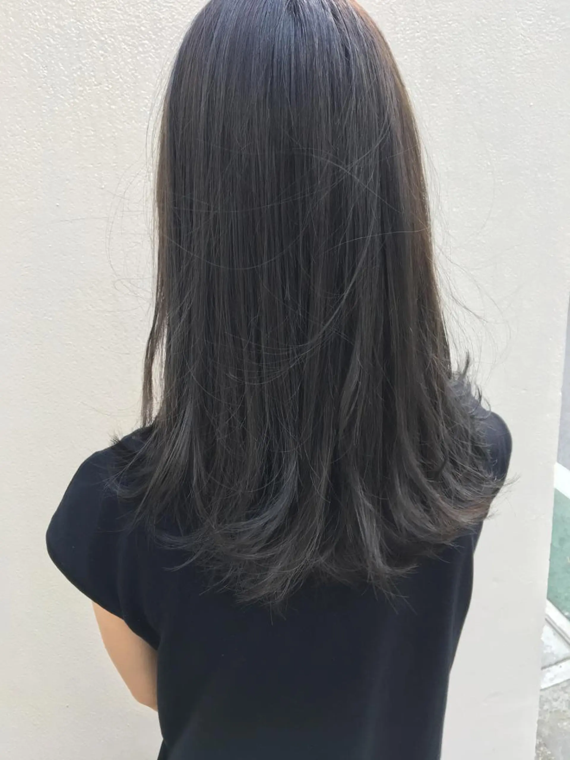 セミロング カラー THE DAY所属・AKI HASHIMOTOのヘアスタイル