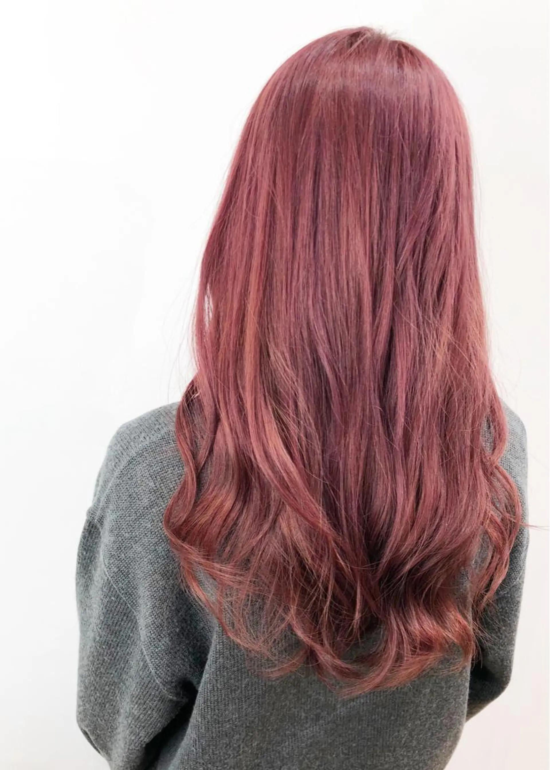 ロング カラー レッドカラー  渡部 妃月のヘアスタイル