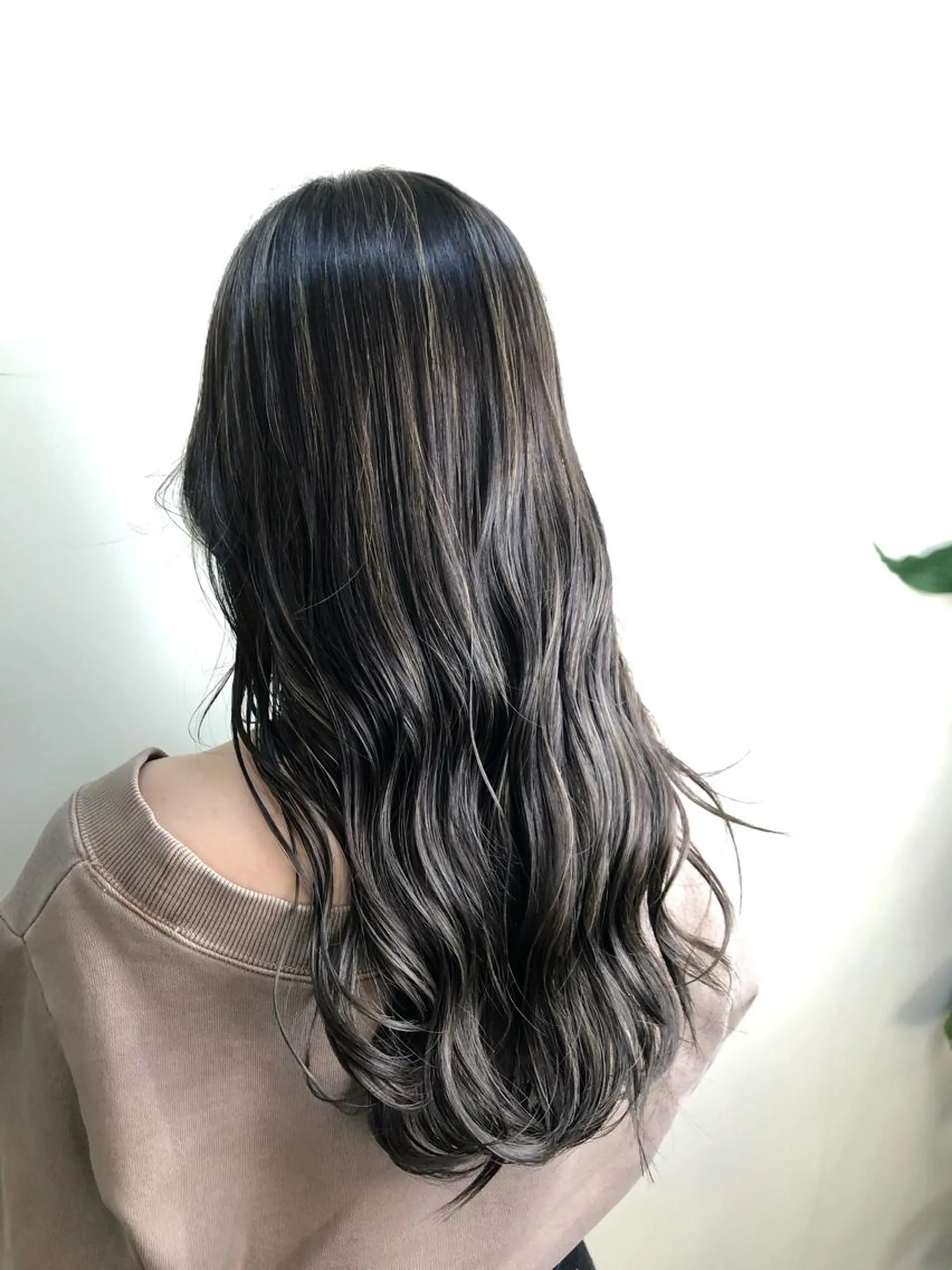 ロング カラー ハイライトカラー ハイライト カット ヘアカラー WEST OLAND加藤圭介のヘアスタイル