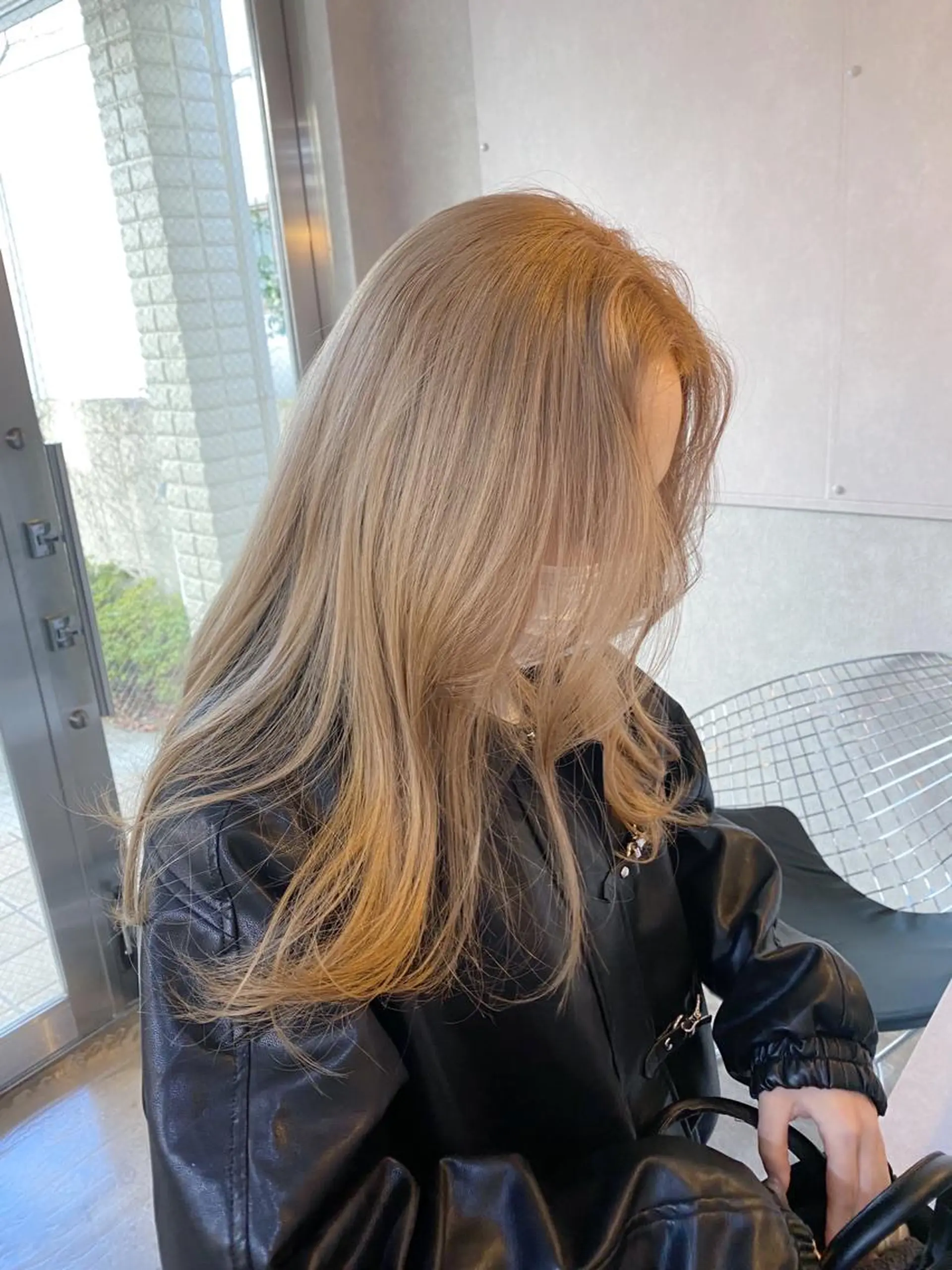 ミディアム カラー カット トリートメント レイヤーウルフ エクステ磯部のヘアスタイル