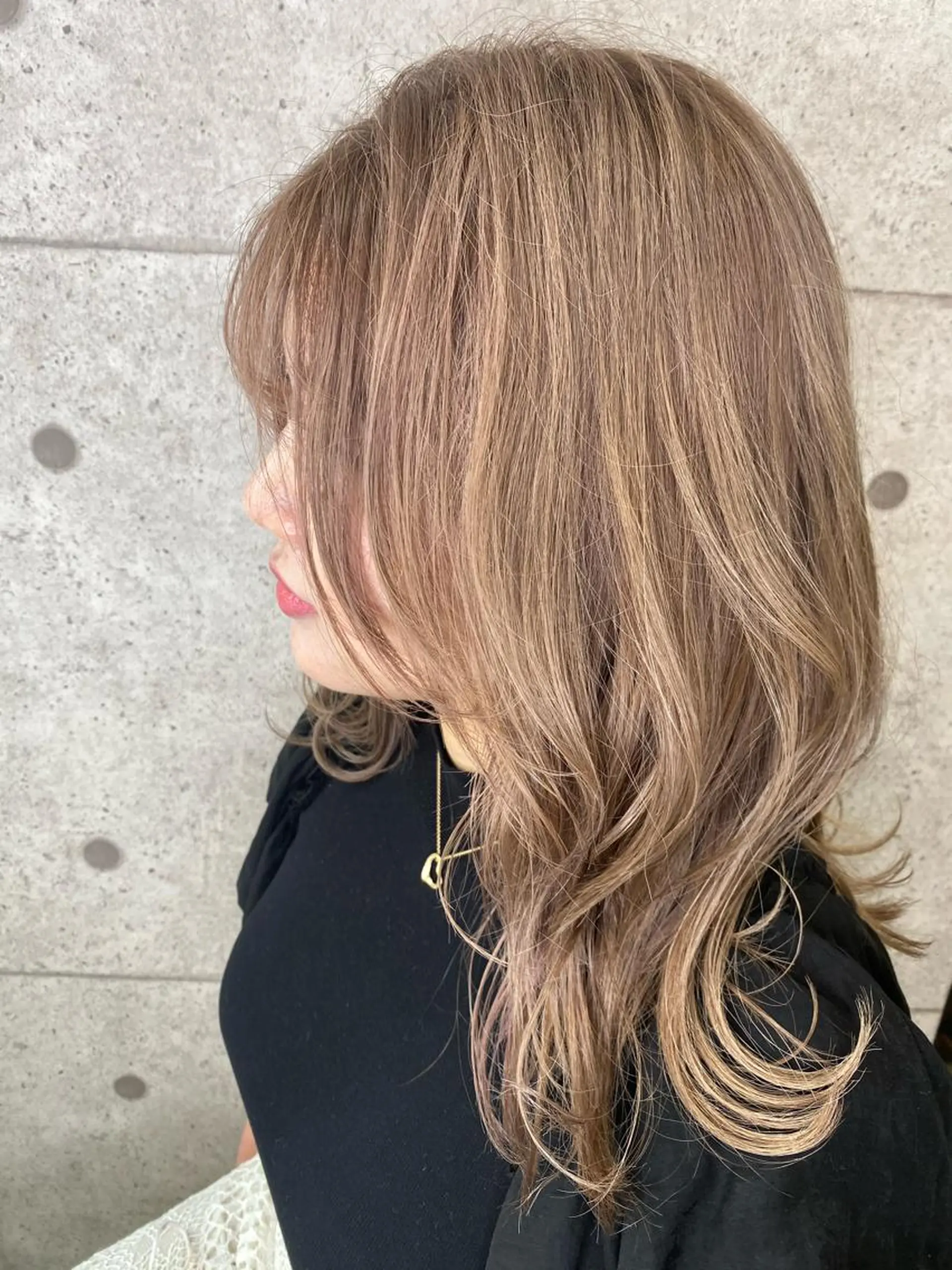 ロング カラー ハイライトカラー 顔まわりレイヤー 顔周りカット ハイライト レイヤーカット 🌿 Y U Iのヘアスタイル