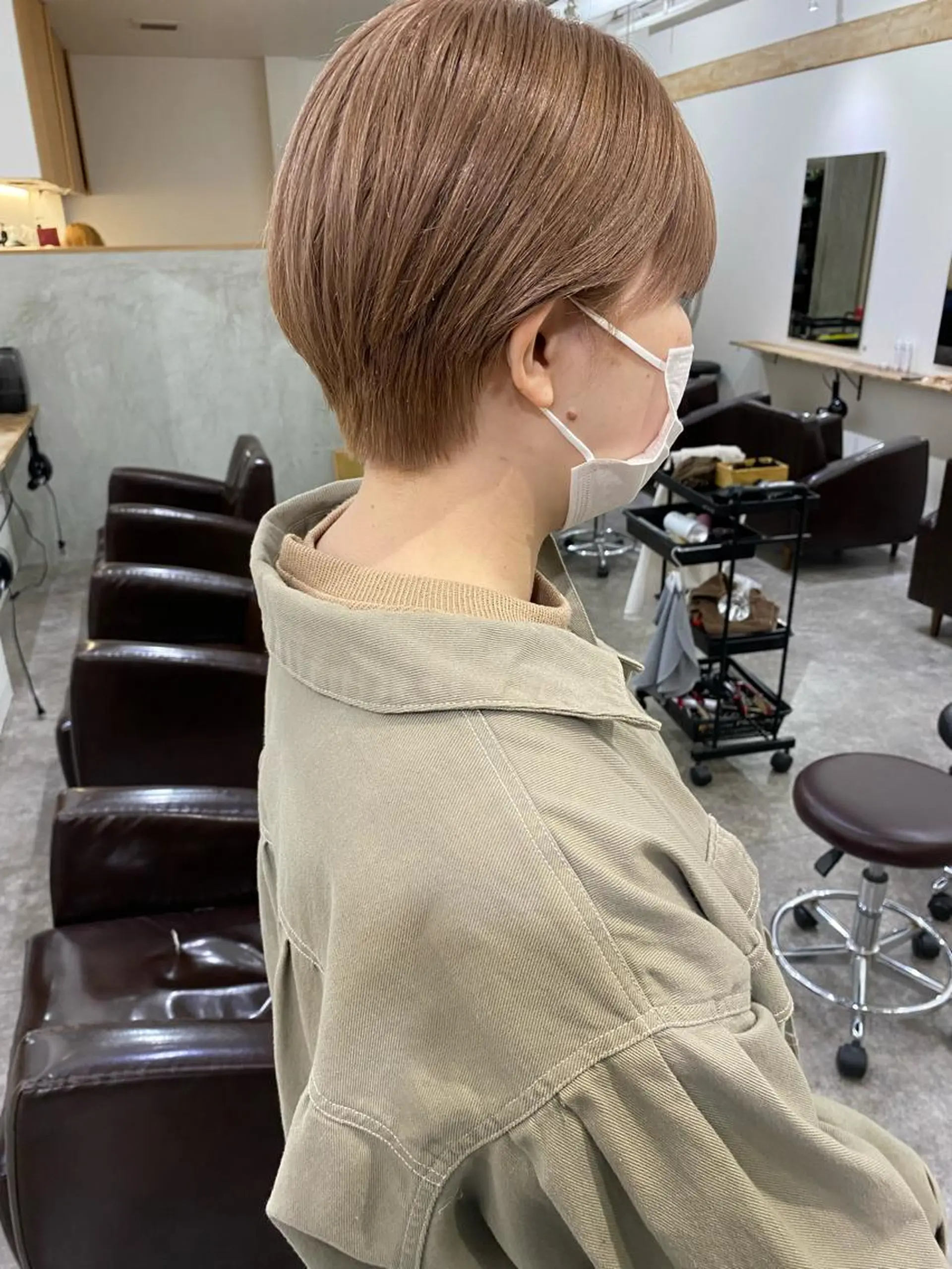 ショート カラー ベージュカラー ミルクティーベージュ ショートヘア カット ヘアカラー トリートメント 森貴裕/ベージュ/ パーマ/オリーブのヘアスタイル