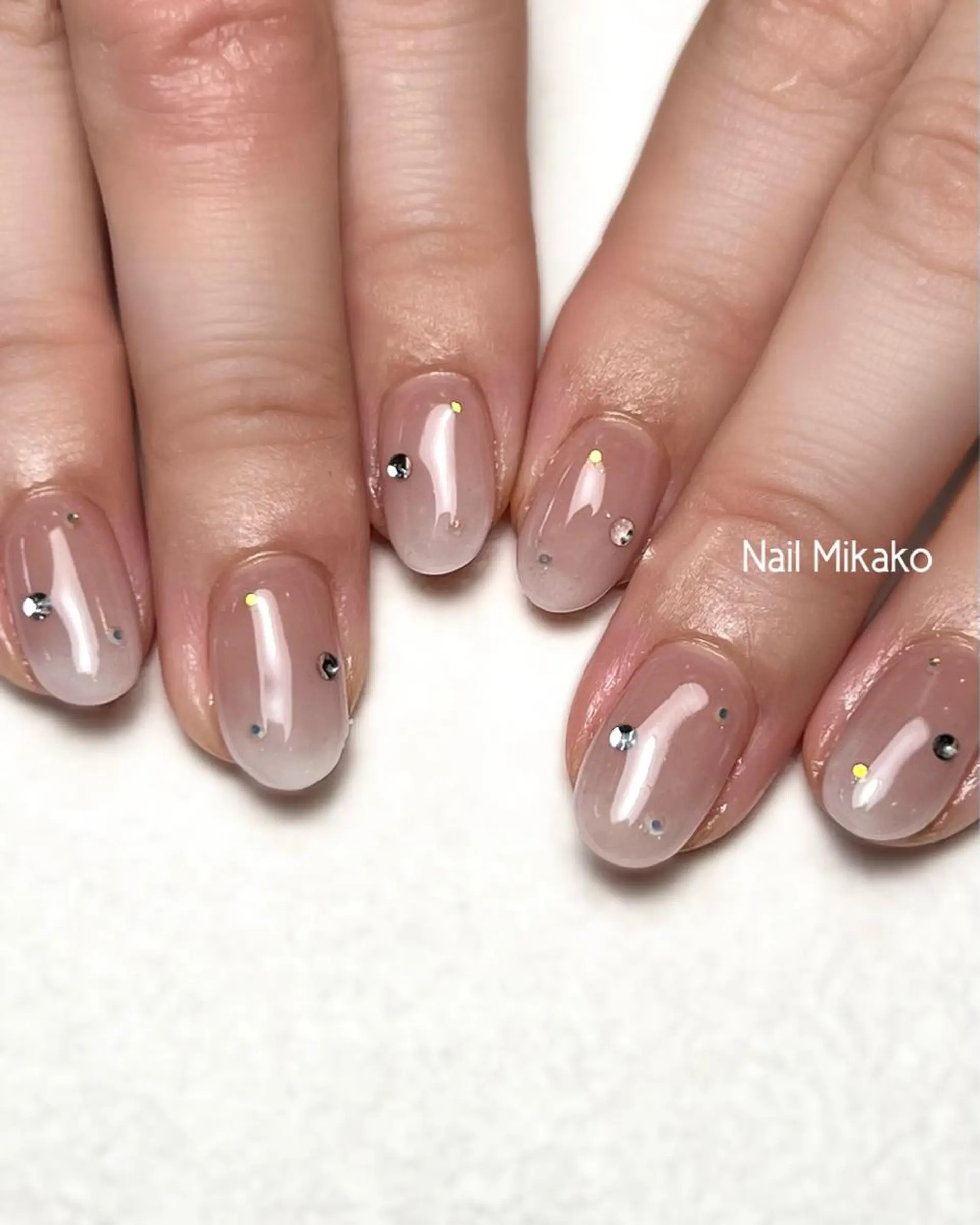 ネイル グラデーション キラキラネイル ストーンネイル Nail_Mikako所属・Nail Mikakoのネイルデザイン