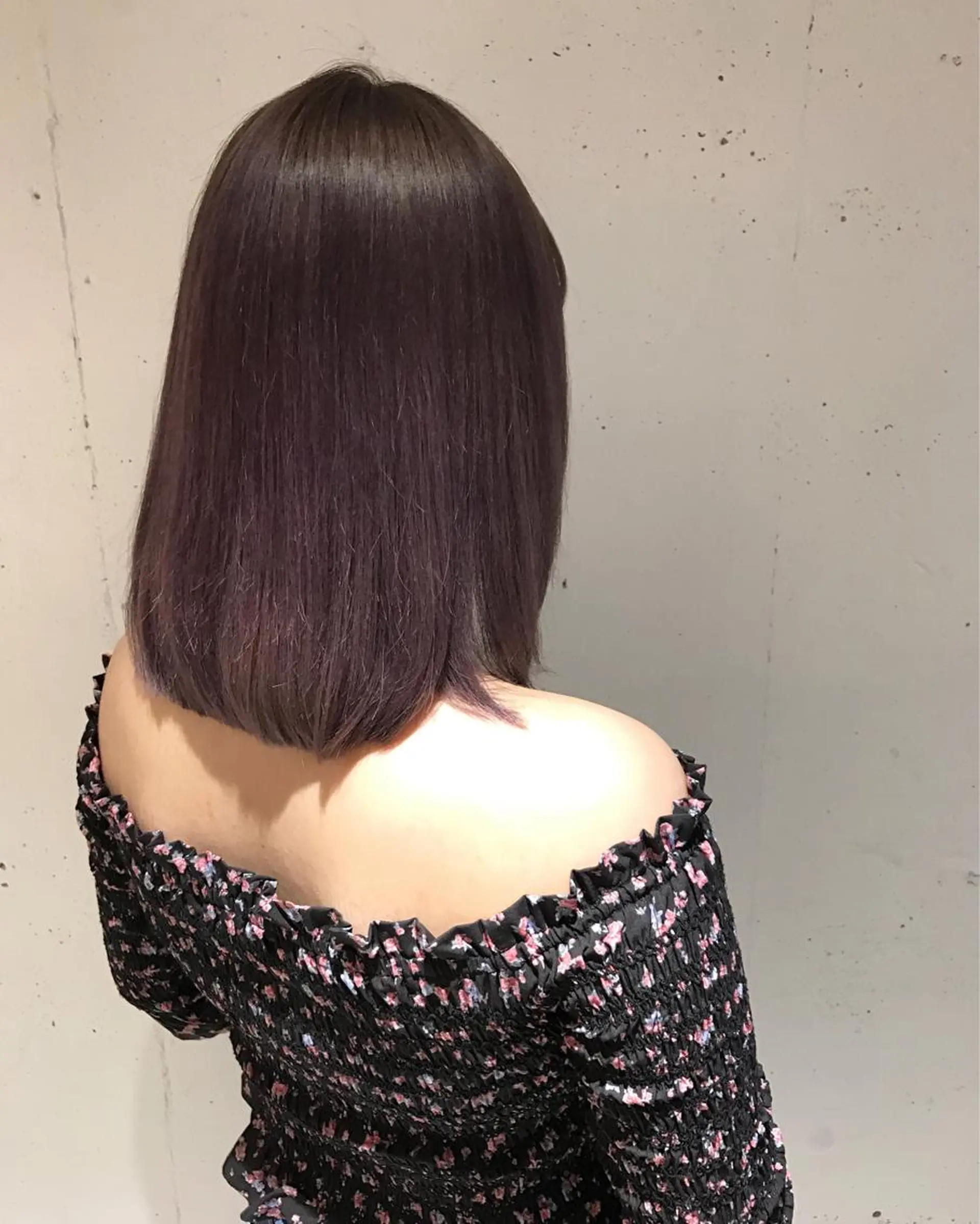 ミディアム パープルカラー ミルクティーベージュ 山本勝志のヘアスタイル