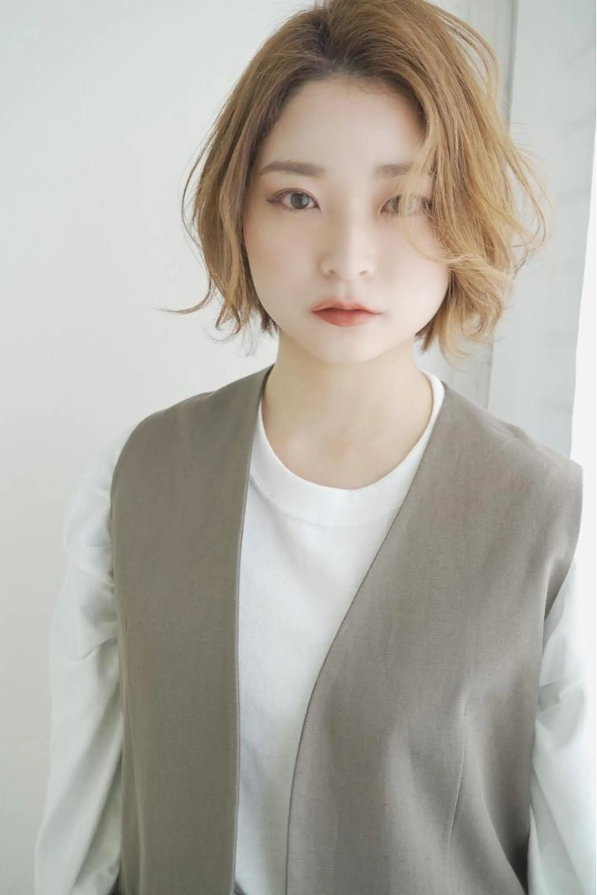 ショート カラー ショートボブ ハンサムショート 丸みショート デザインカラー ハイライトカラー カット ヘアカラー 京都大人女性ショート 徒歩1分/秋山のヘアスタイル