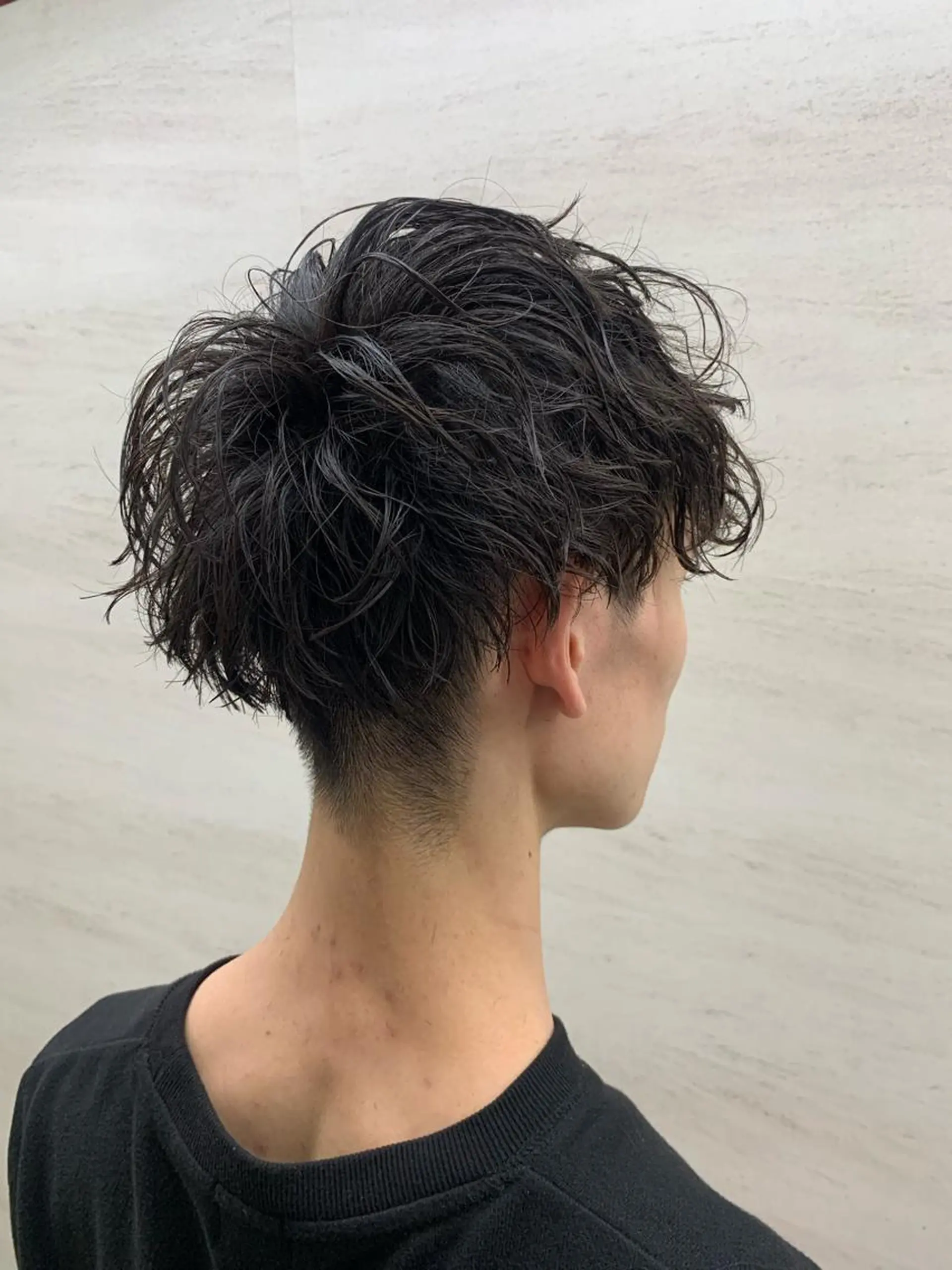 ショート パーマ メンズ 足立 遼太朗のヘアスタイル