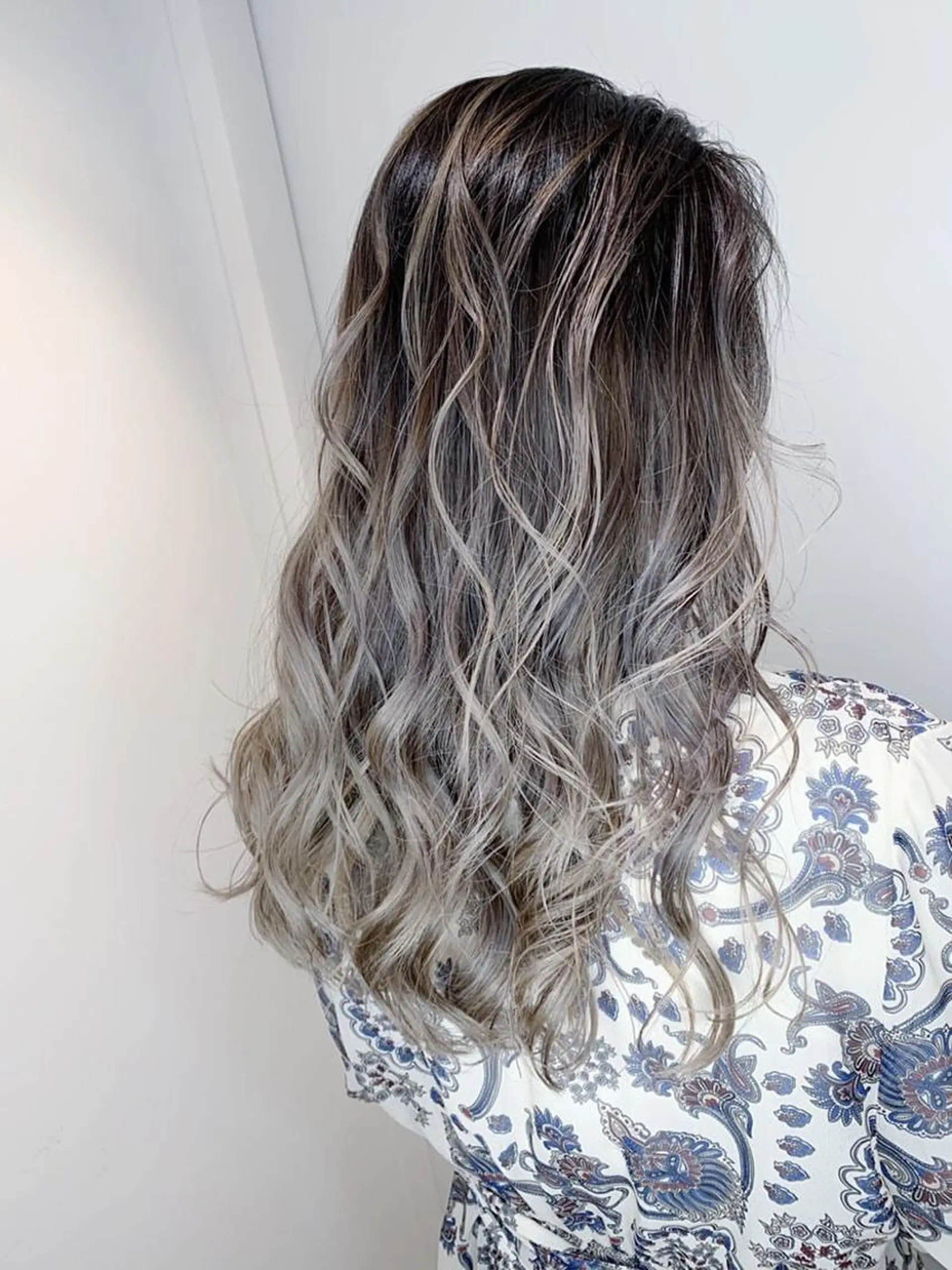 ロング カラー 中村 ひなたのヘアスタイル