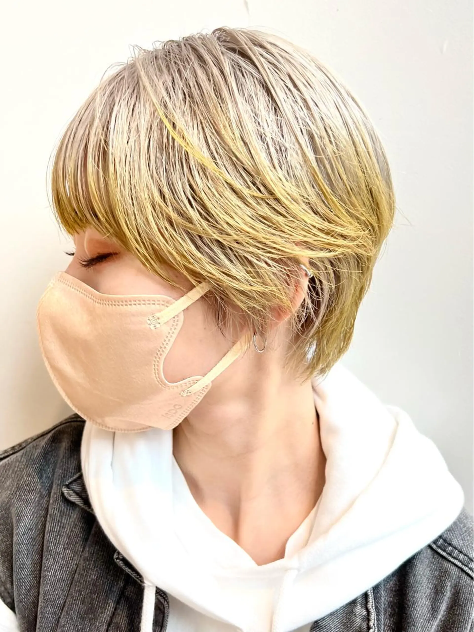 ショート カラー グレージュ ボブ カット ヘアカラー トリートメント レイヤー専門家 ダブルカラー修のヘアスタイル