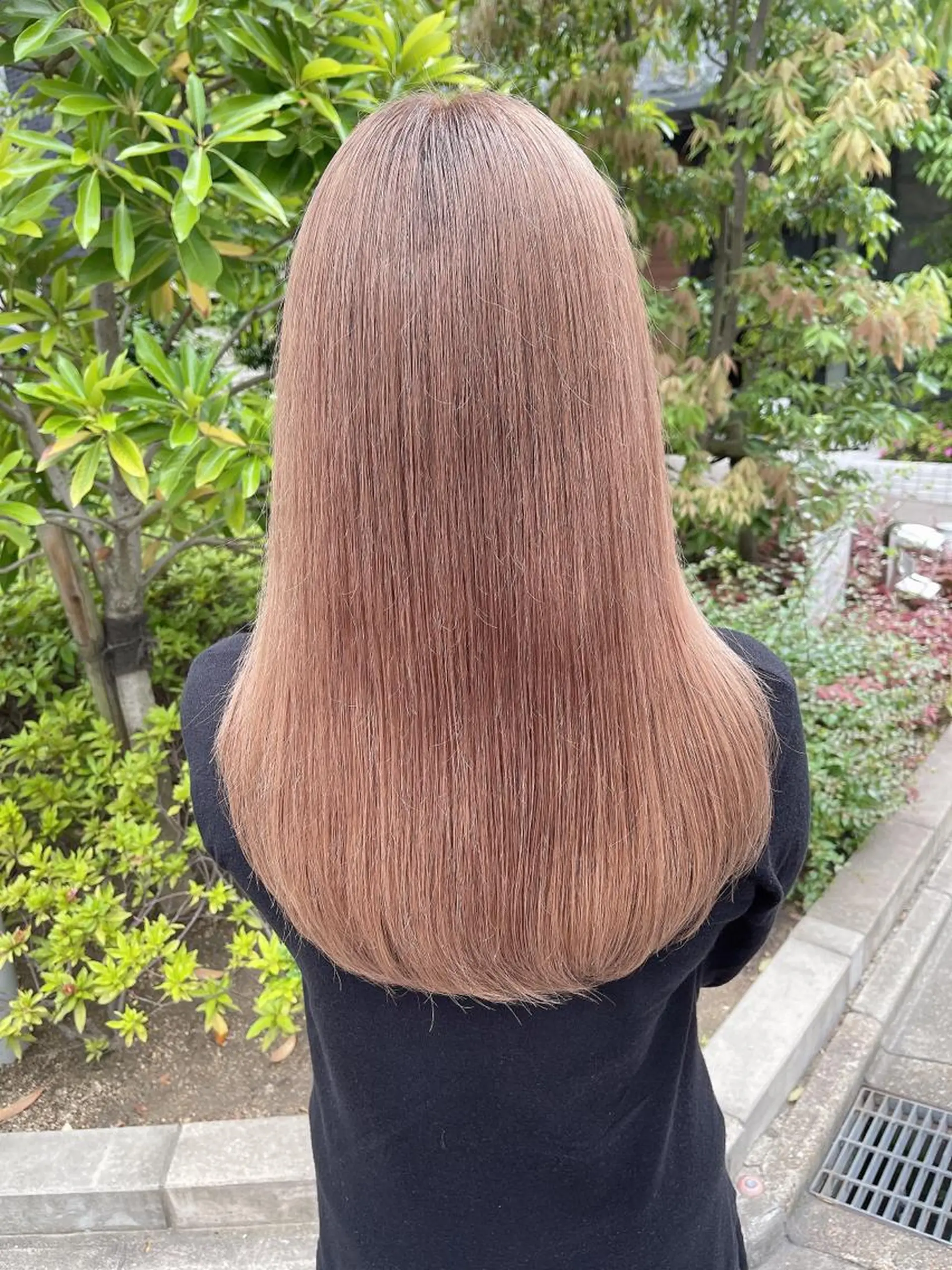 ロング カラー ベージュカラー ブリーチ 透明感カラー ミルクティーベージュ Luana 矢場町のヘアスタイル