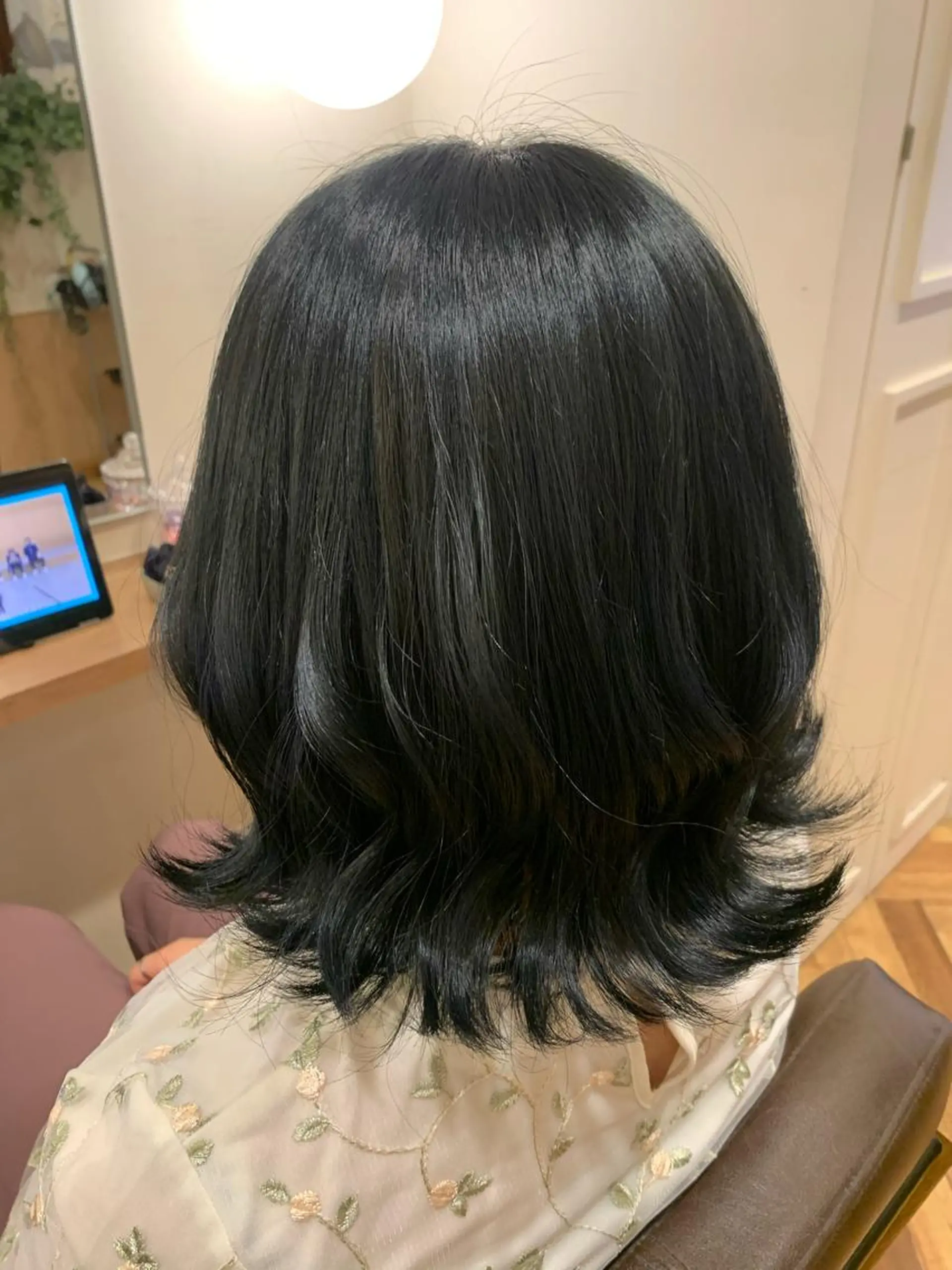 ミディアム カラー u n aのヘアスタイル