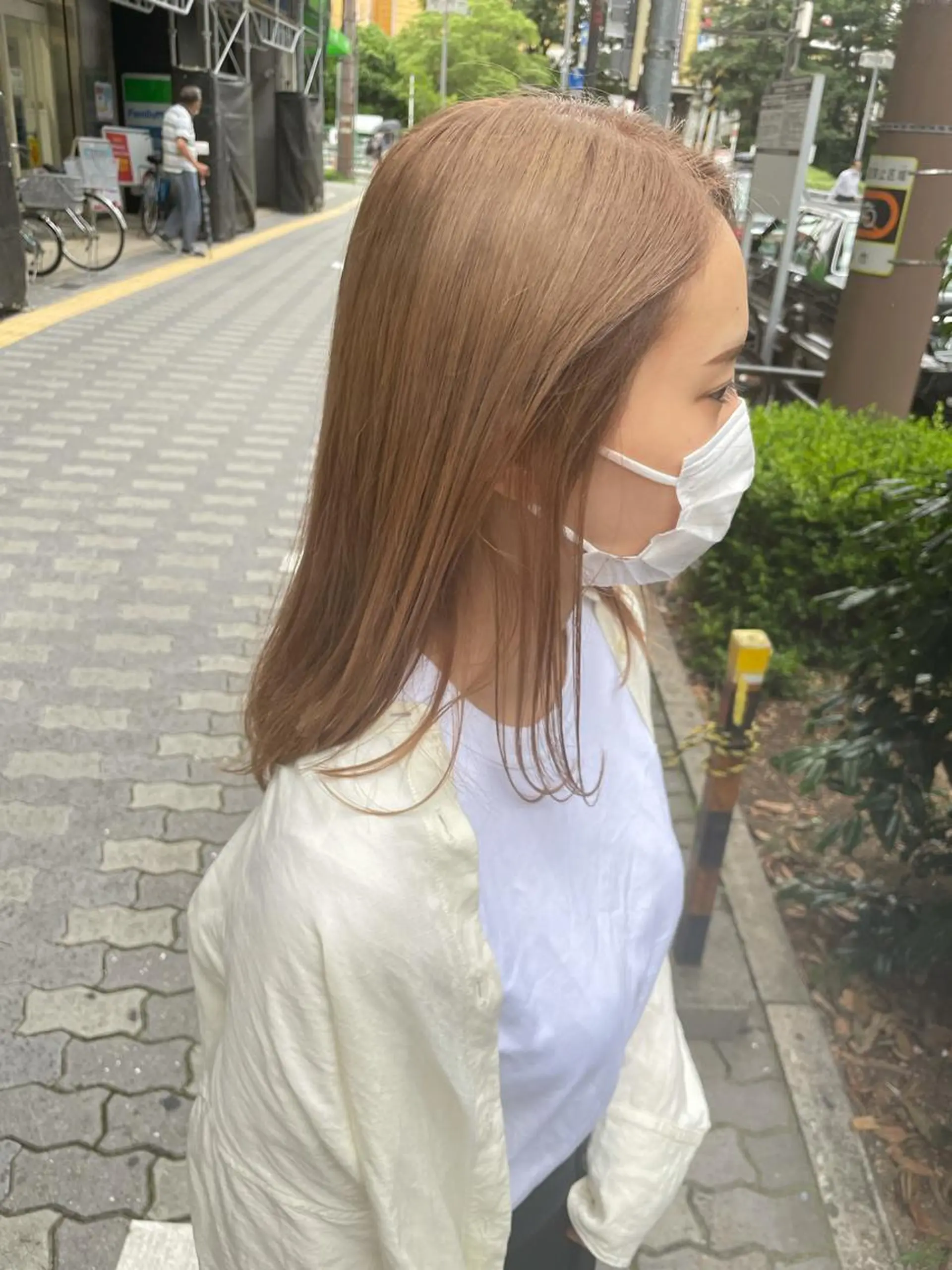 ミディアム カラー akane .のヘアスタイル