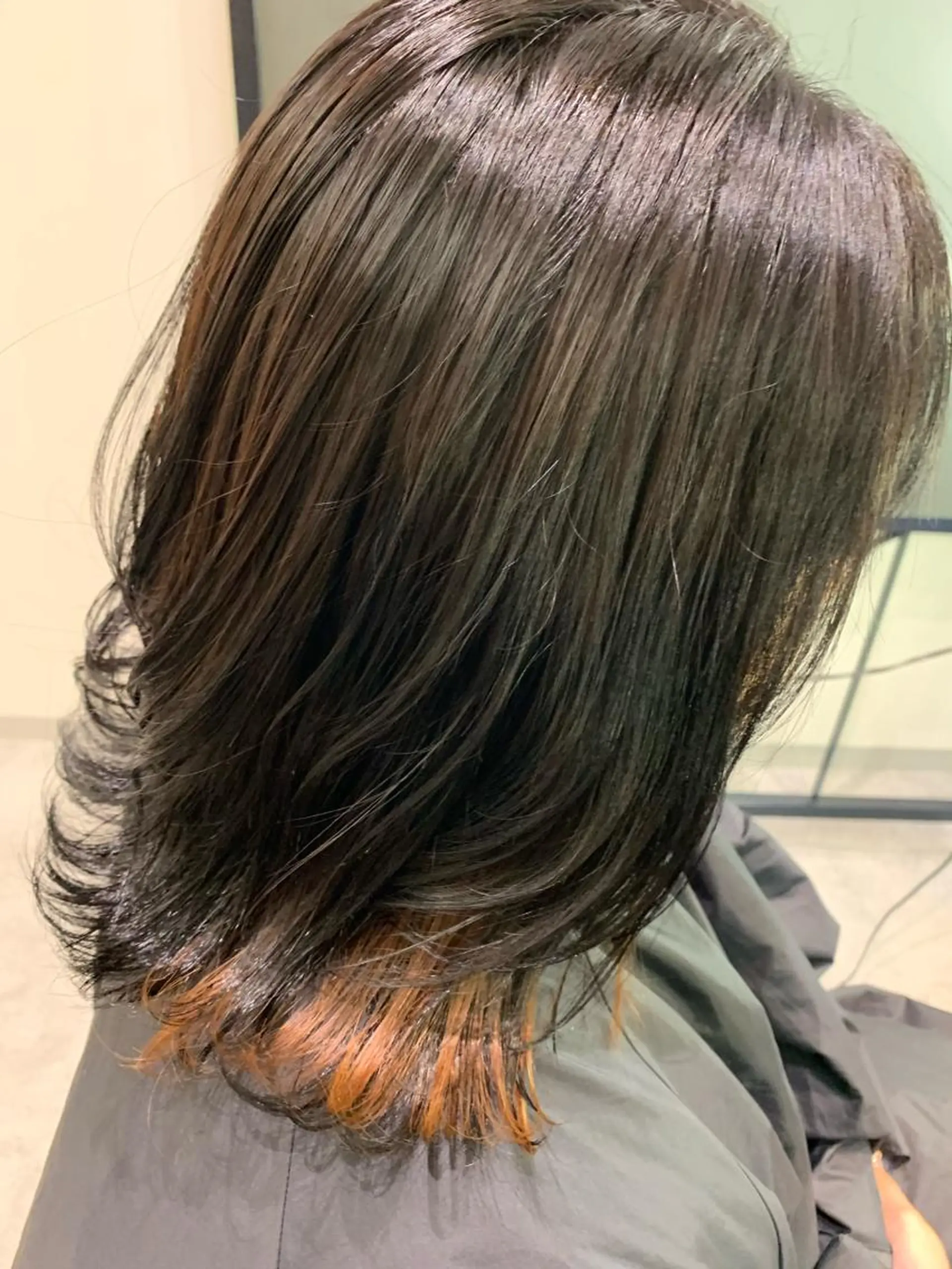 ミディアム カラー 横山 菜摘のヘアスタイル