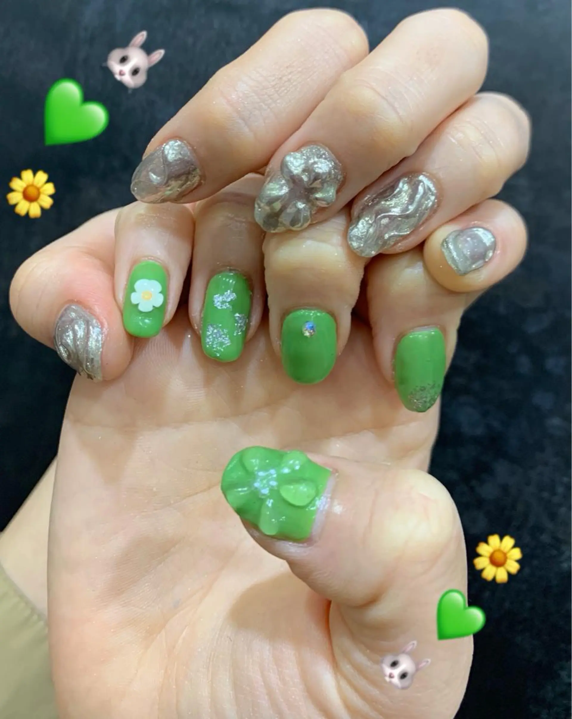 ネイル Lim五反田所属・TSUNA 🌙 Lim 五反田のマツエク・マツパデザイン