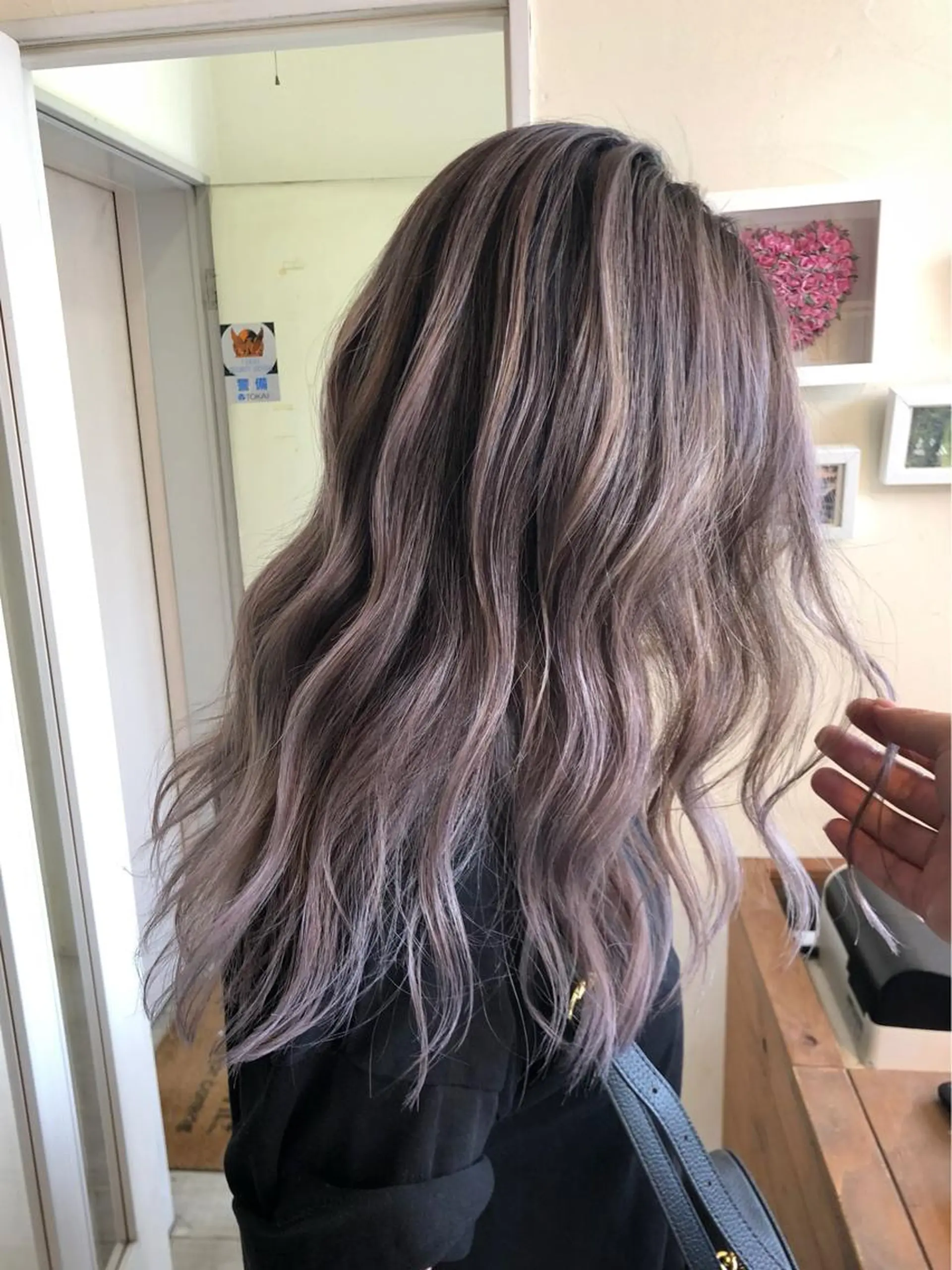 セミロング レイヤーカット カット ヘアカラー 韓国レイヤー外国人風 透明感カラー髪質改善のヘアスタイル