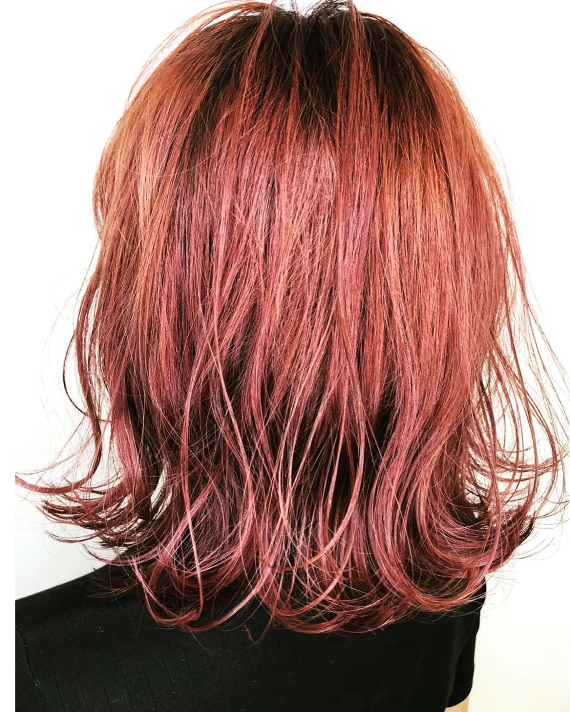 ミディアム カラー ピンクカラー メンズヘア特化 崎田 成人のヘアスタイル