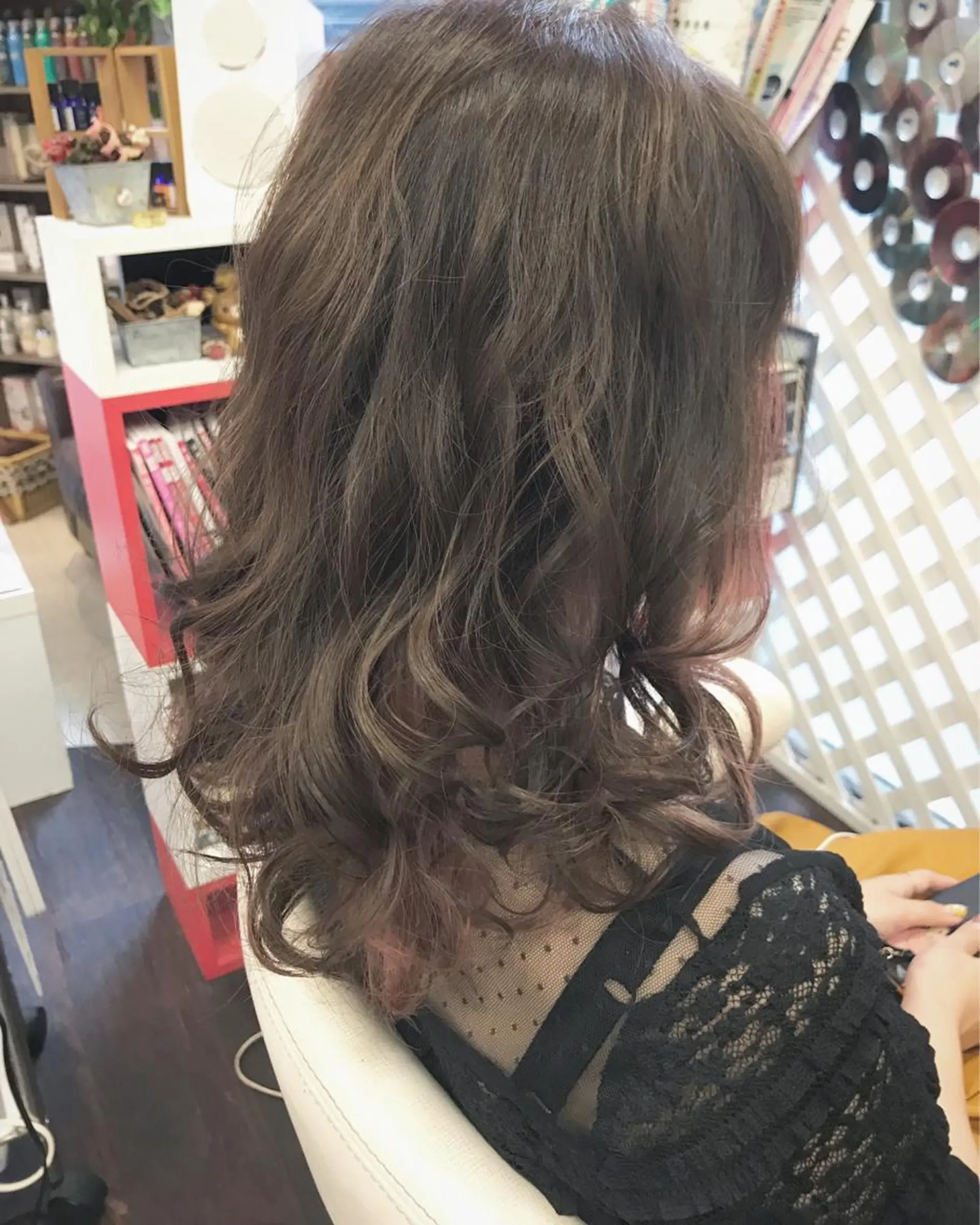 ミディアム カラー オーストヘアー ミコ所属・岩谷/ブリーチ 🫧透明感カラーのヘアスタイル