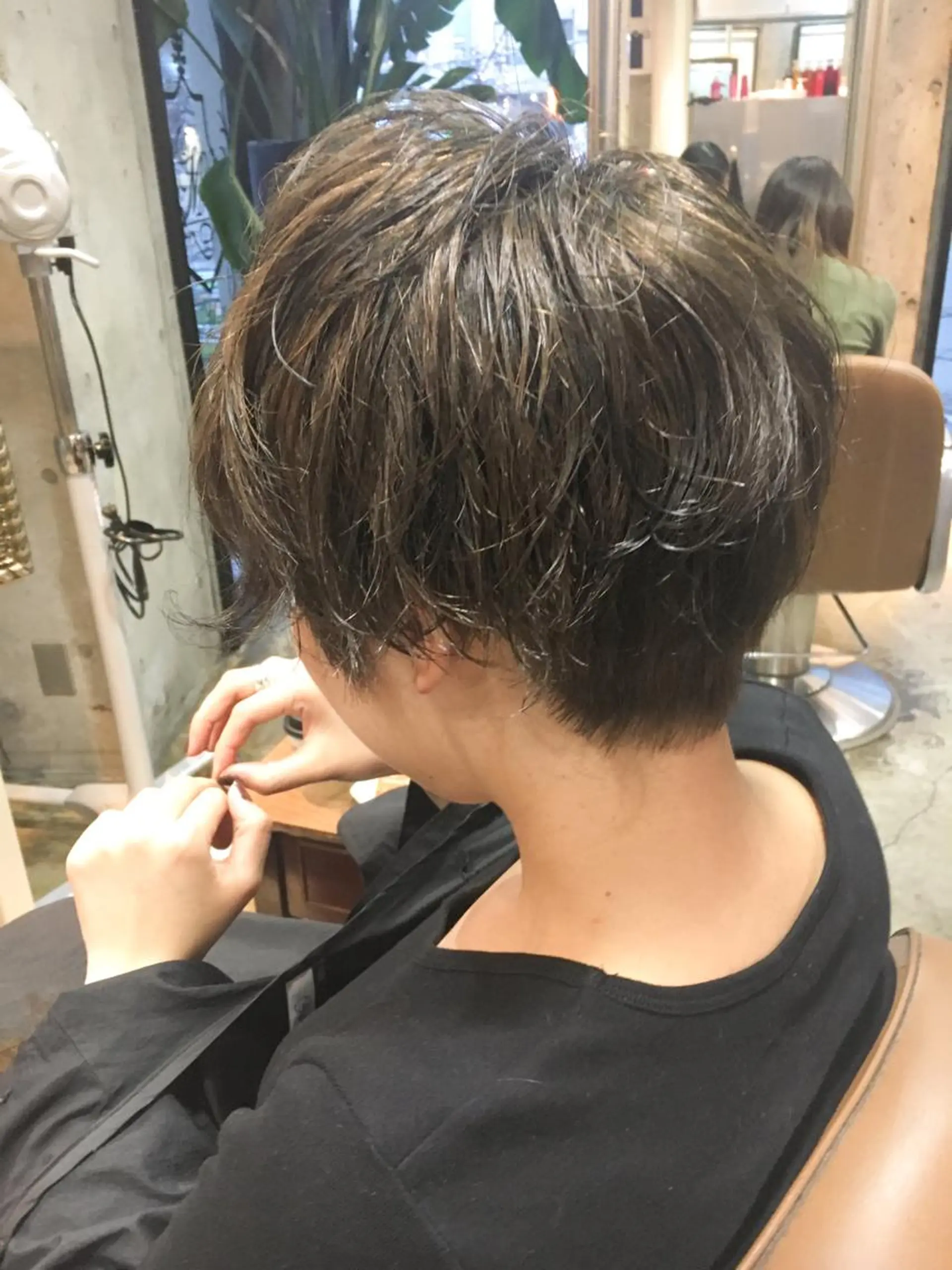 ショート カラー グレージュ カーキグレージュ 外国人風カラー 北條 優輝のヘアスタイル