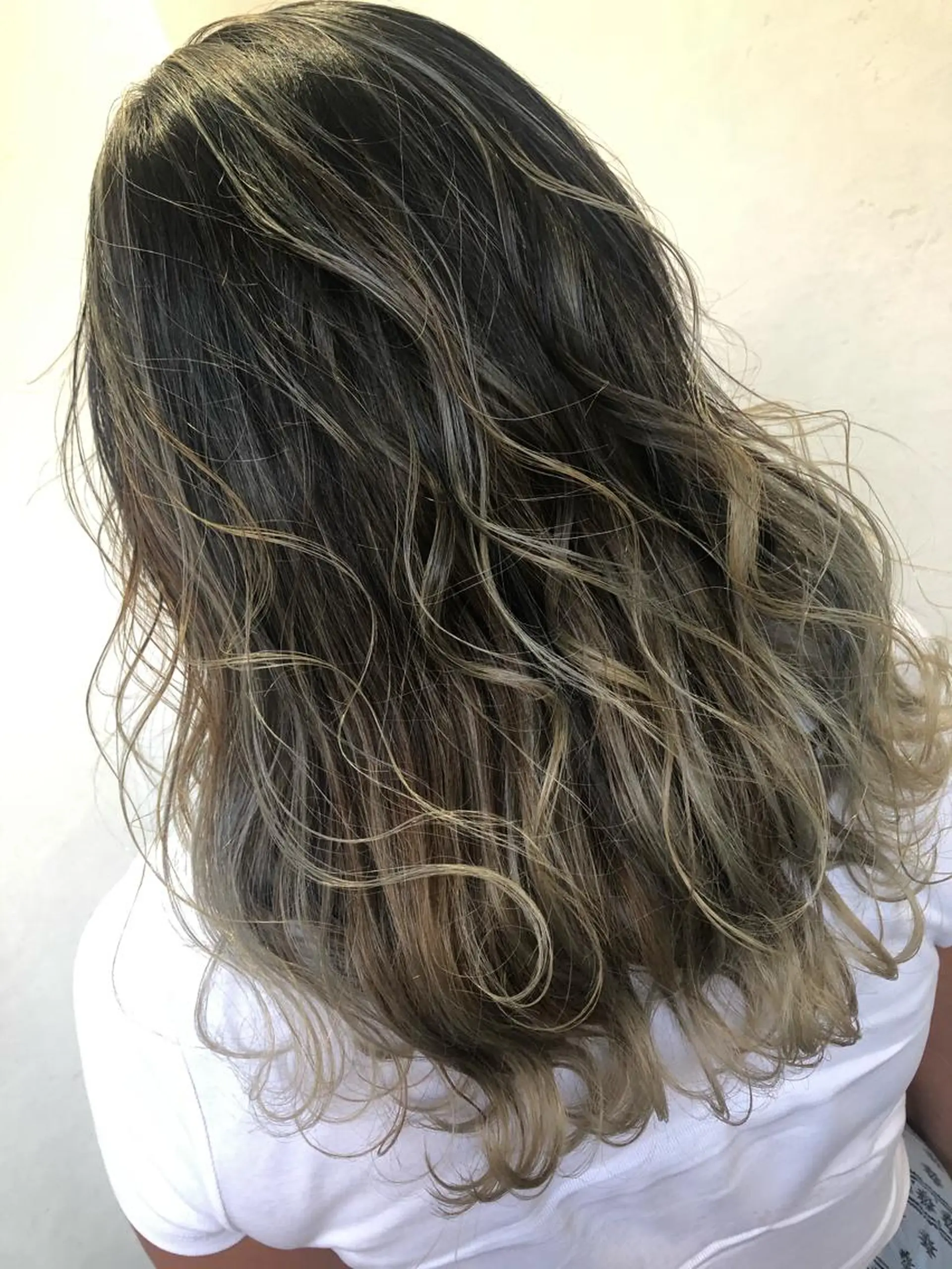 ロング カラー パーマ ブリーチ毛縮毛矯正 👑山口のヘアスタイル
