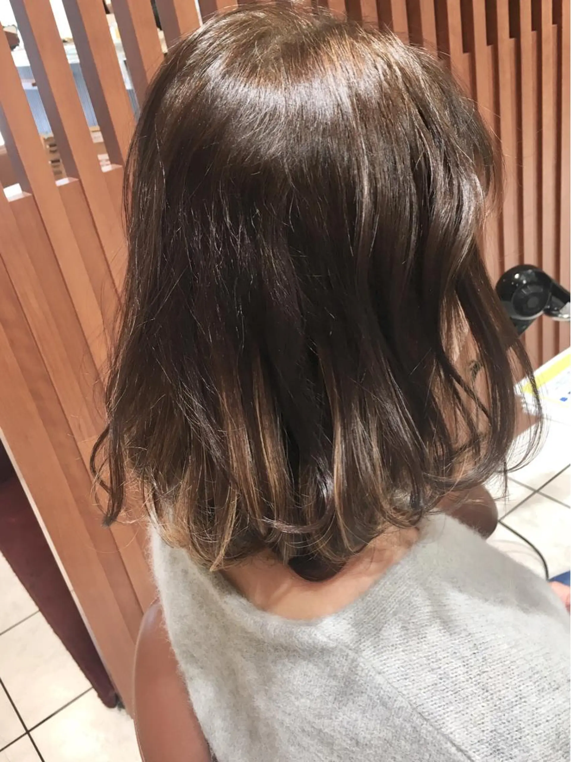 ミディアム カラー ハイライトカラー ハイライト ラブーケ中川中島店 クラタチカコのヘアスタイル