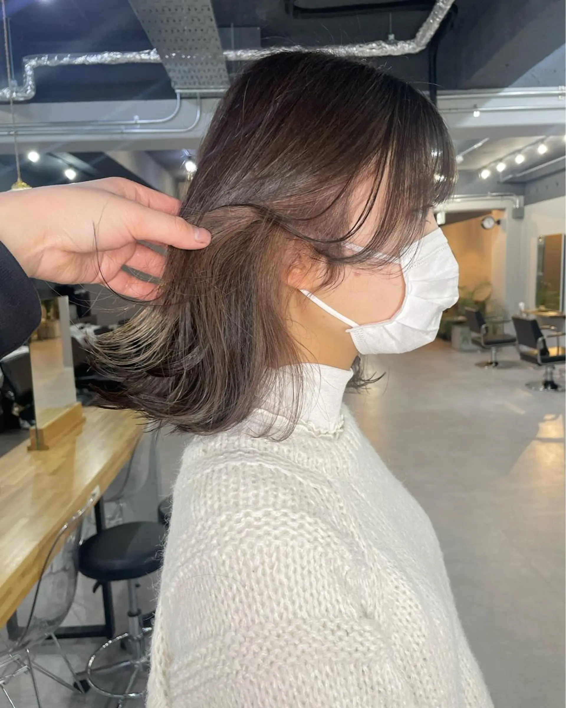 ミディアム カット ヘアカラー 倉辻 香奈子のヘアスタイル