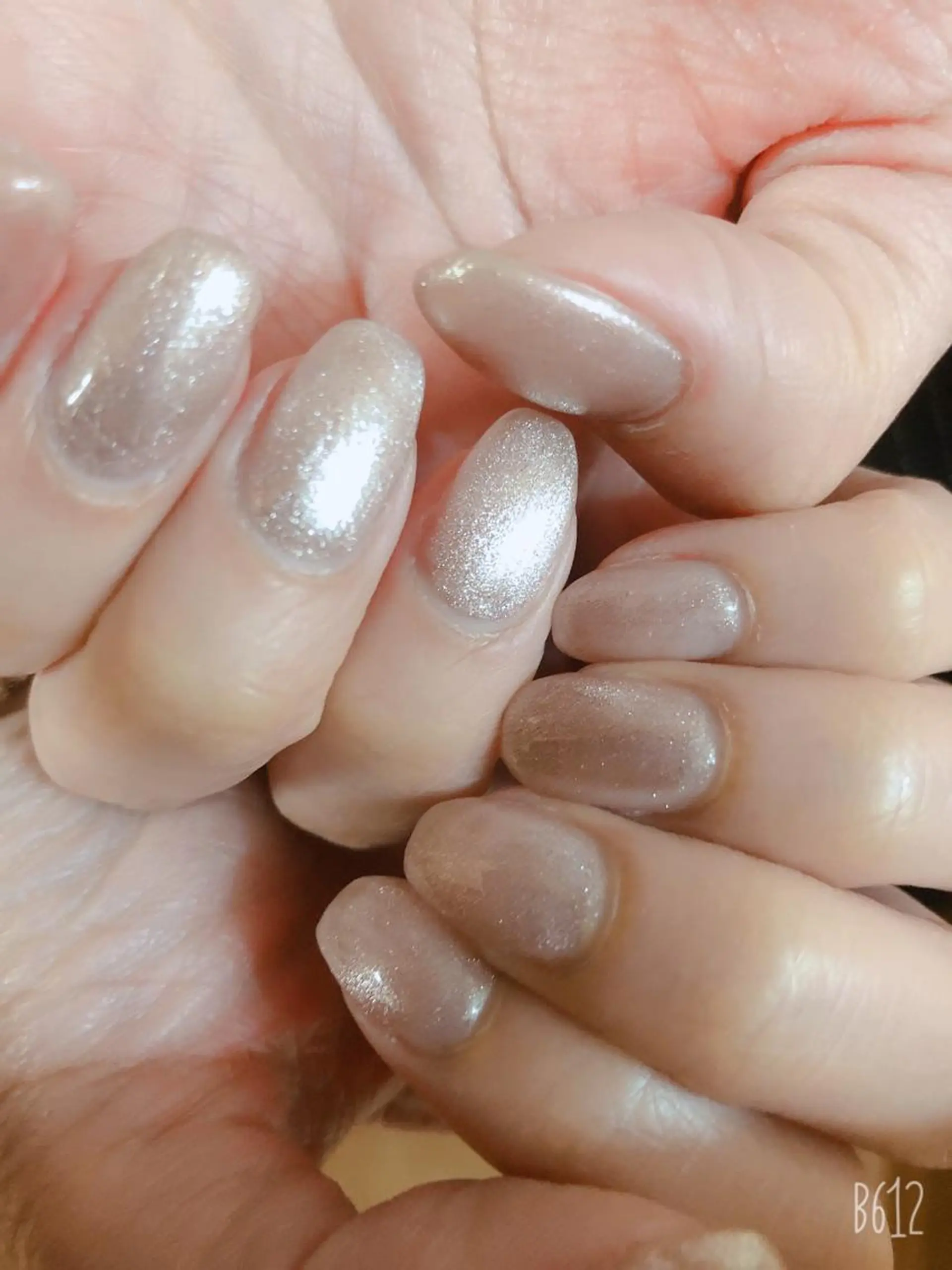 ネイル キラキラネイル マグネットネイル Bella  totalbeauty所属・Bella 齋藤理奈のネイルデザイン