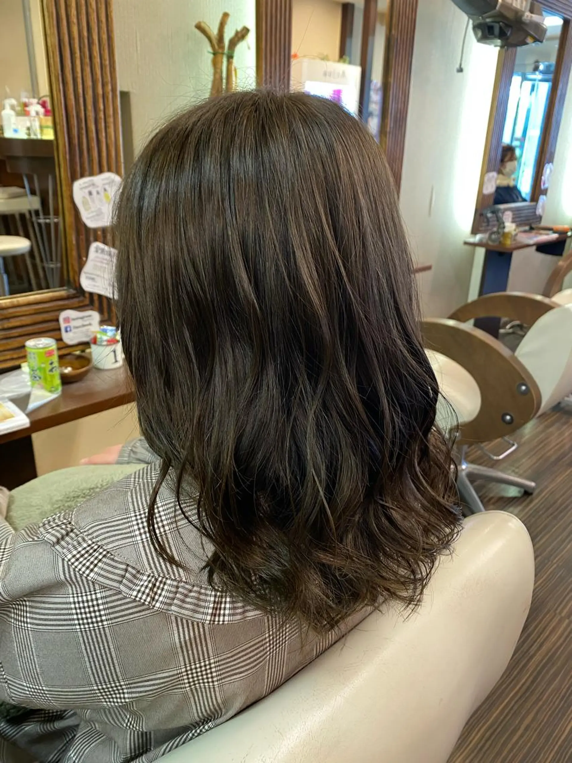 ミディアム カラー ヘアアレンジ カット ヘアカラー トリートメント 加藤 瑠美のヘアスタイル