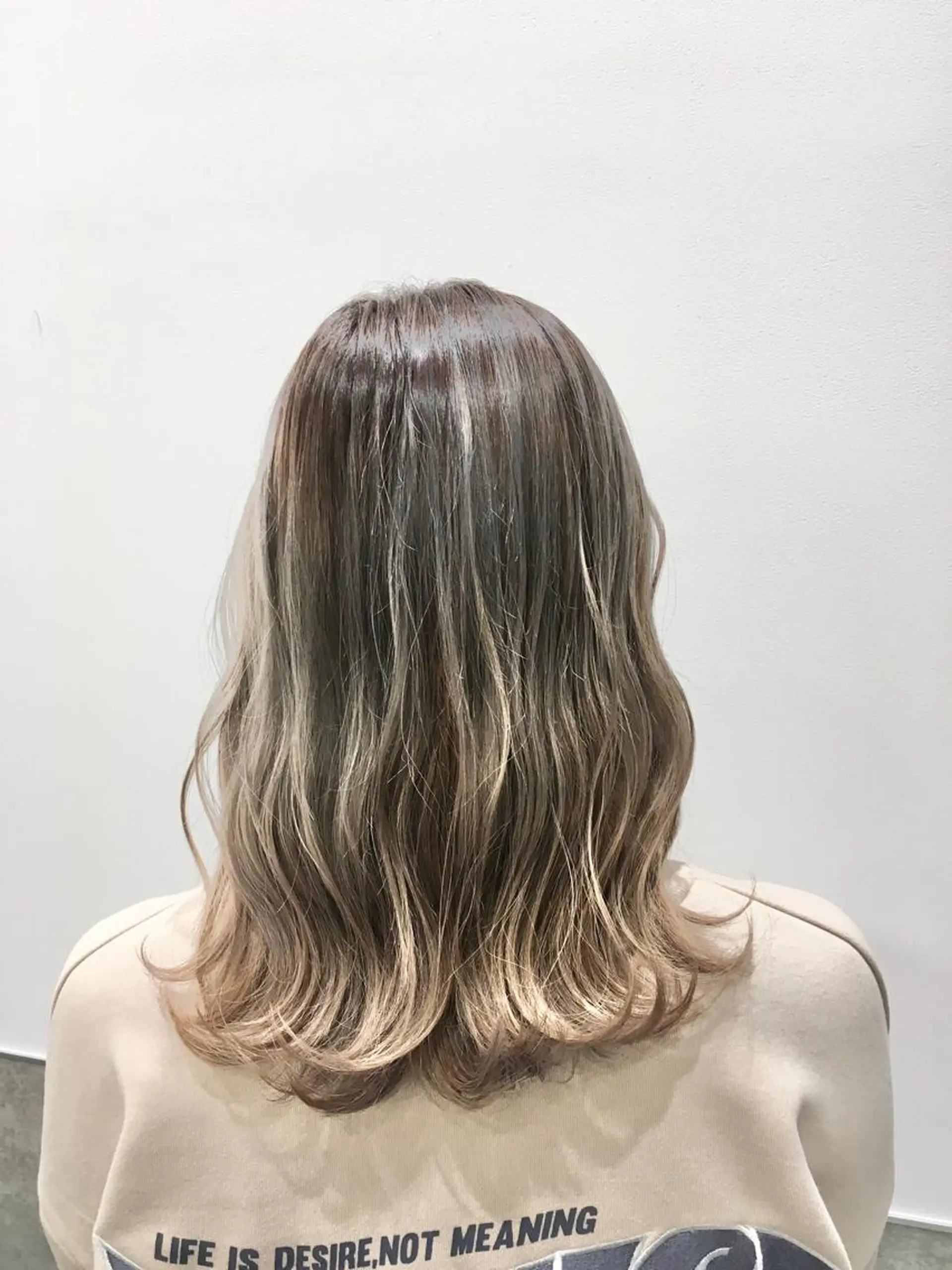 ミディアム カラー ベージュカラー ヘアカラー トリートメント ヘッドスパ ヘアセット go today shaire salon 本店所属・yoshi ☆のヘアスタイル