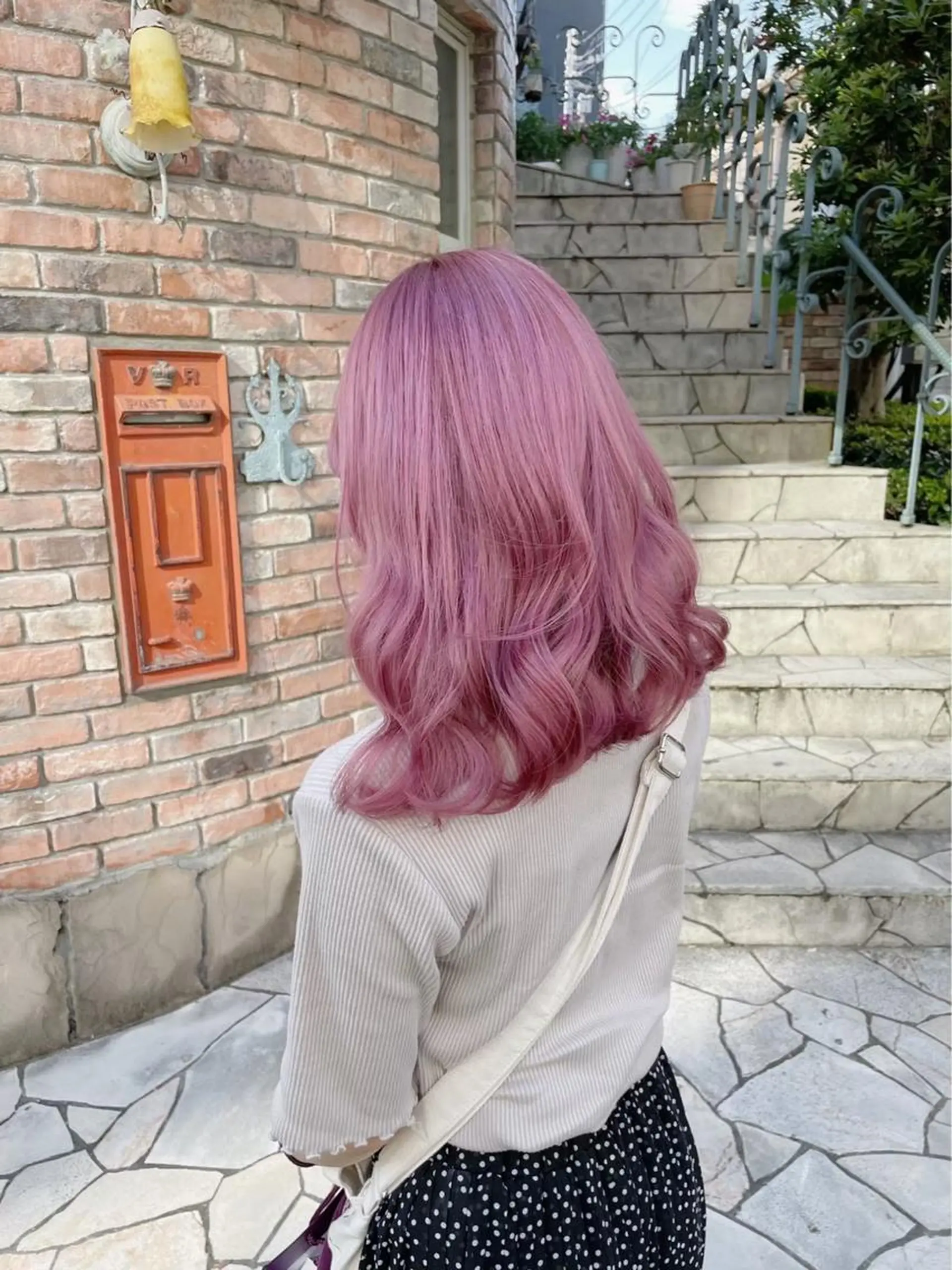 ロング カラー ヘアアレンジ アッシュ アッシュグレー アッシュグレージュ バレイヤージュ ミストバング Bob＆ハイトーン 専門家CHIHIROのヘアスタイル