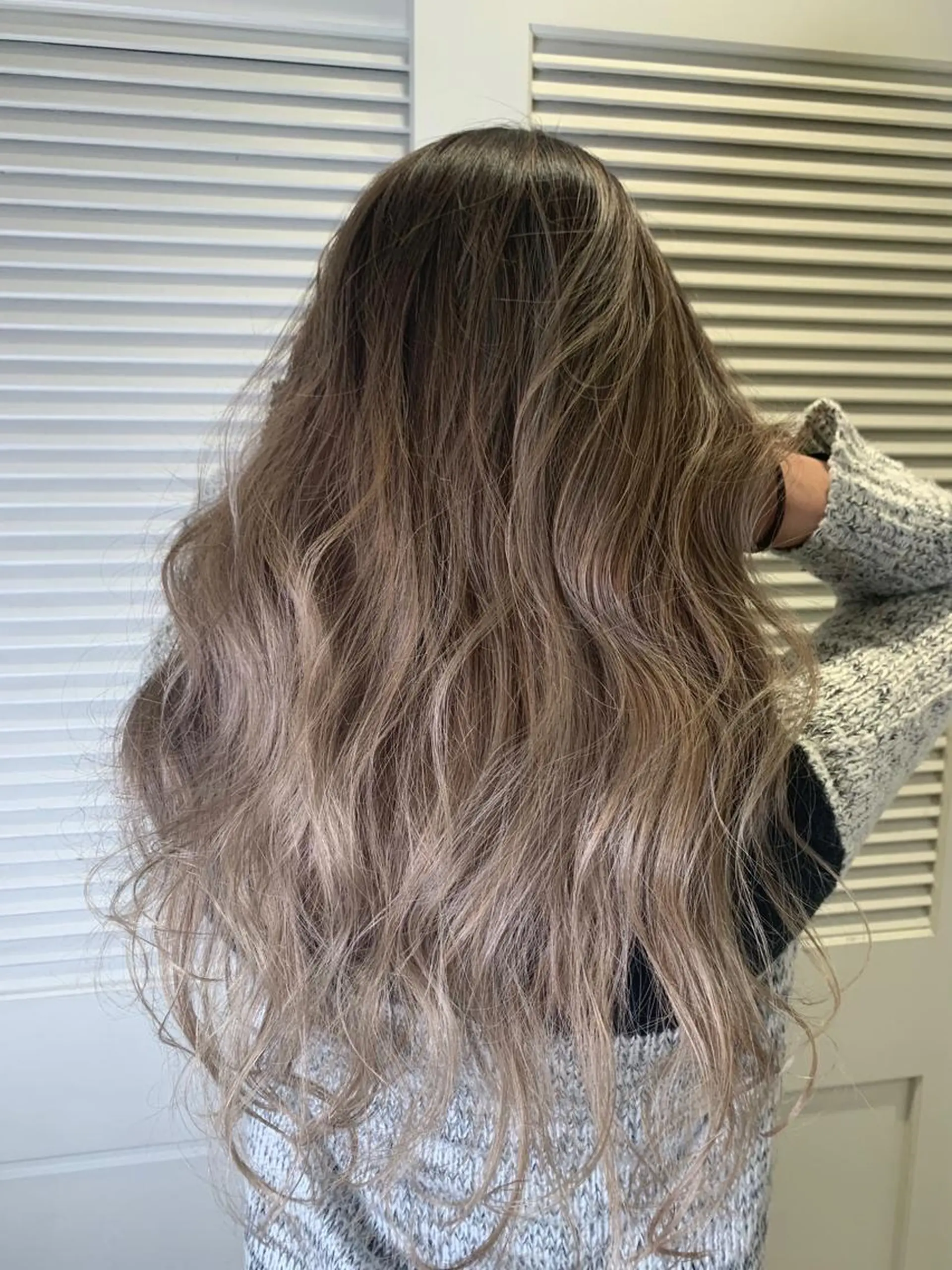 ロング ヘアカラー トリートメント 渋谷ハイトーン/ デザインカラー阿部のヘアスタイル