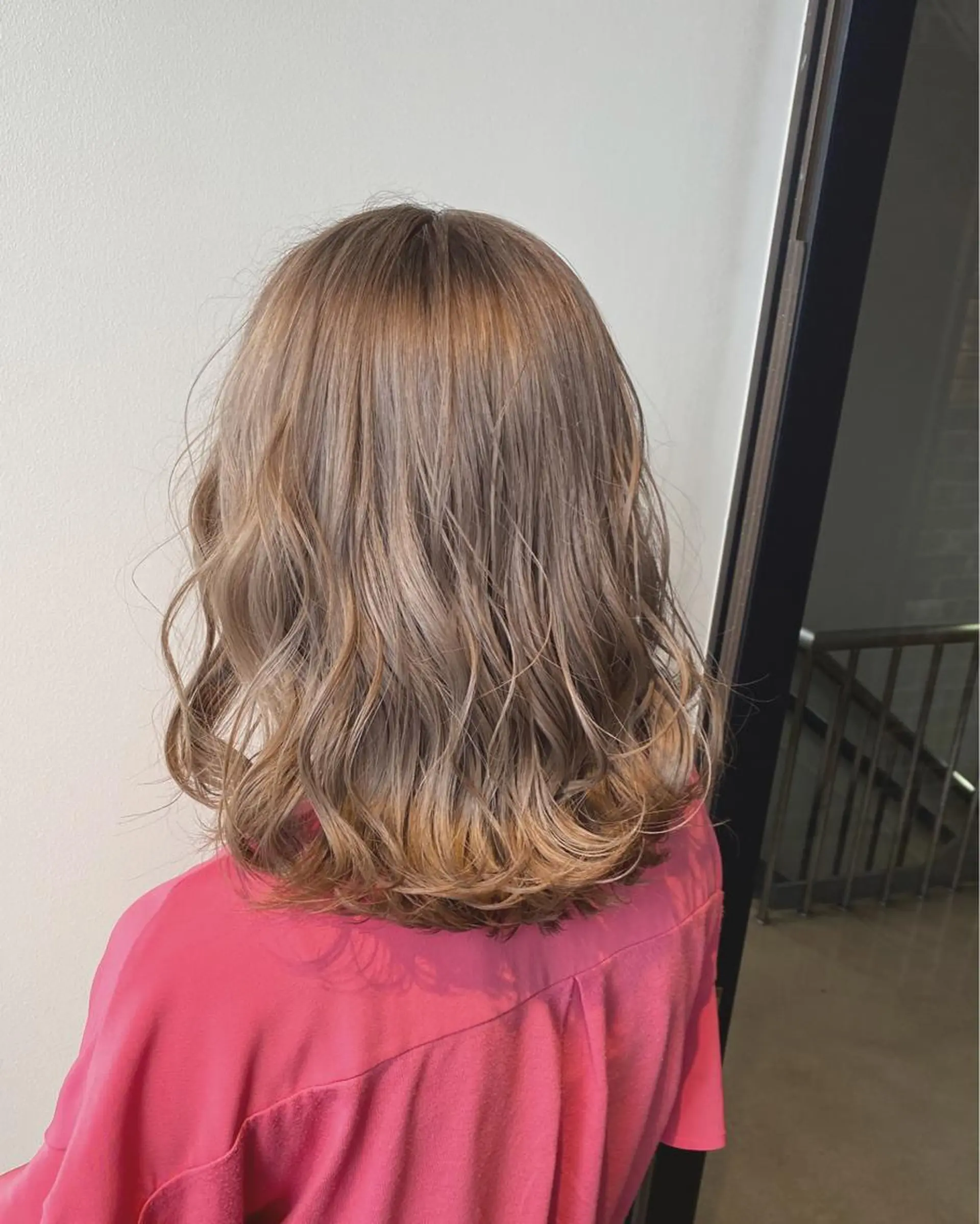 ミディアム カラー ベージュカラー ミルキーベージュ 🌿ガクト 🌿艶髪透明感のヘアスタイル