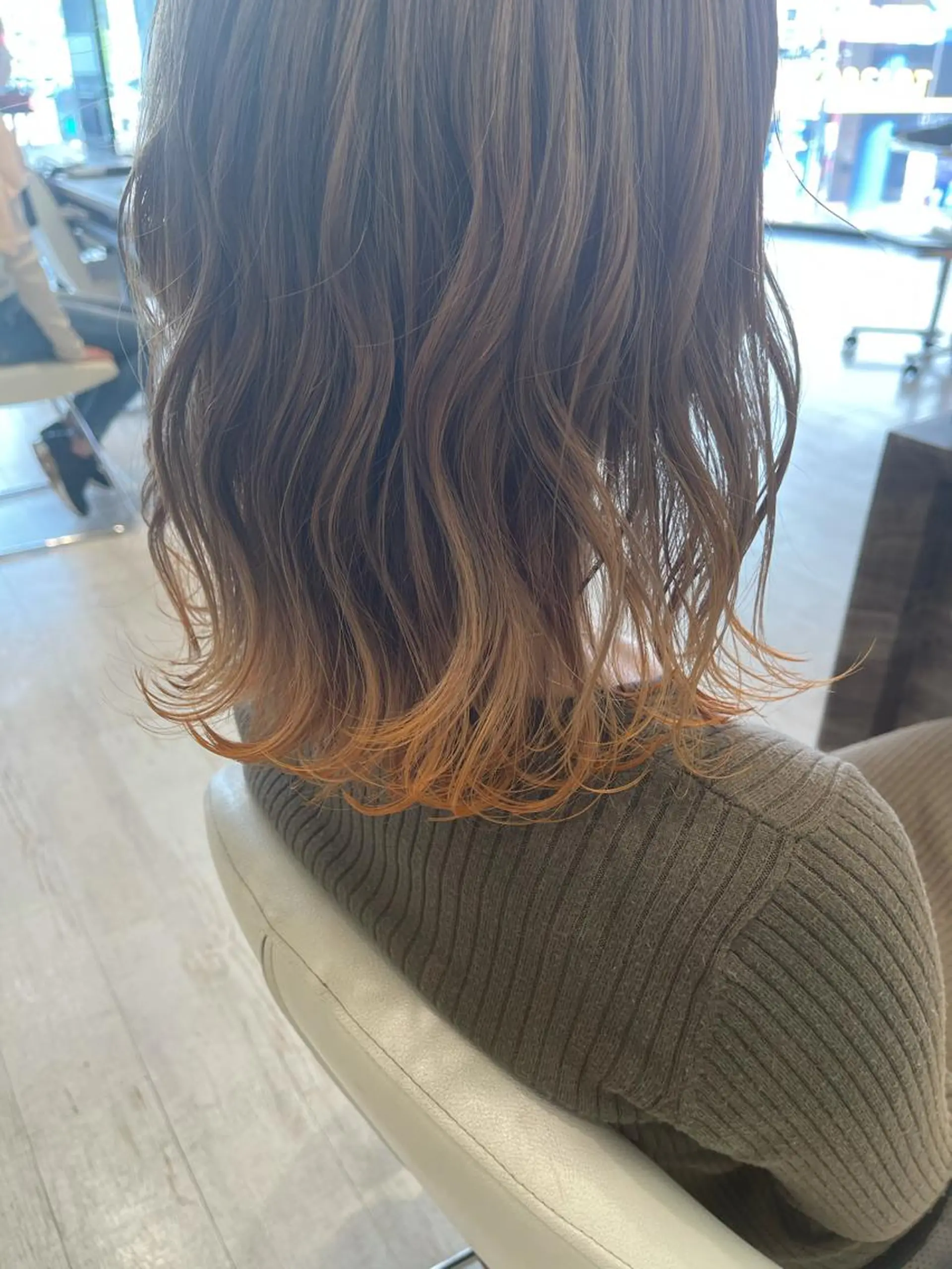 ミディアム カラー デザインカラー、艶髪 大塚　耕平のヘアスタイル