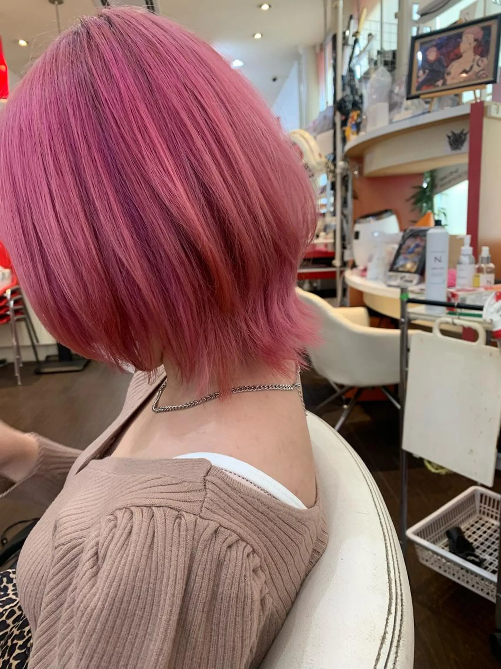 ショート ヘアアレンジ くびれヘア ウルフカット 今村公介 ブリーチ特化、派手髪のヘアスタイル