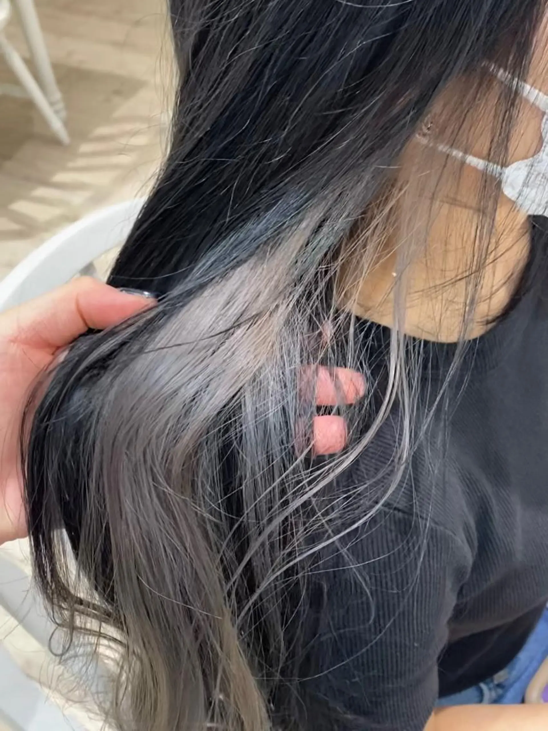 ロング カラー ブリーチ インナーカラー シルバー 暖色カラー✨️ 門内 梨真のヘアスタイル