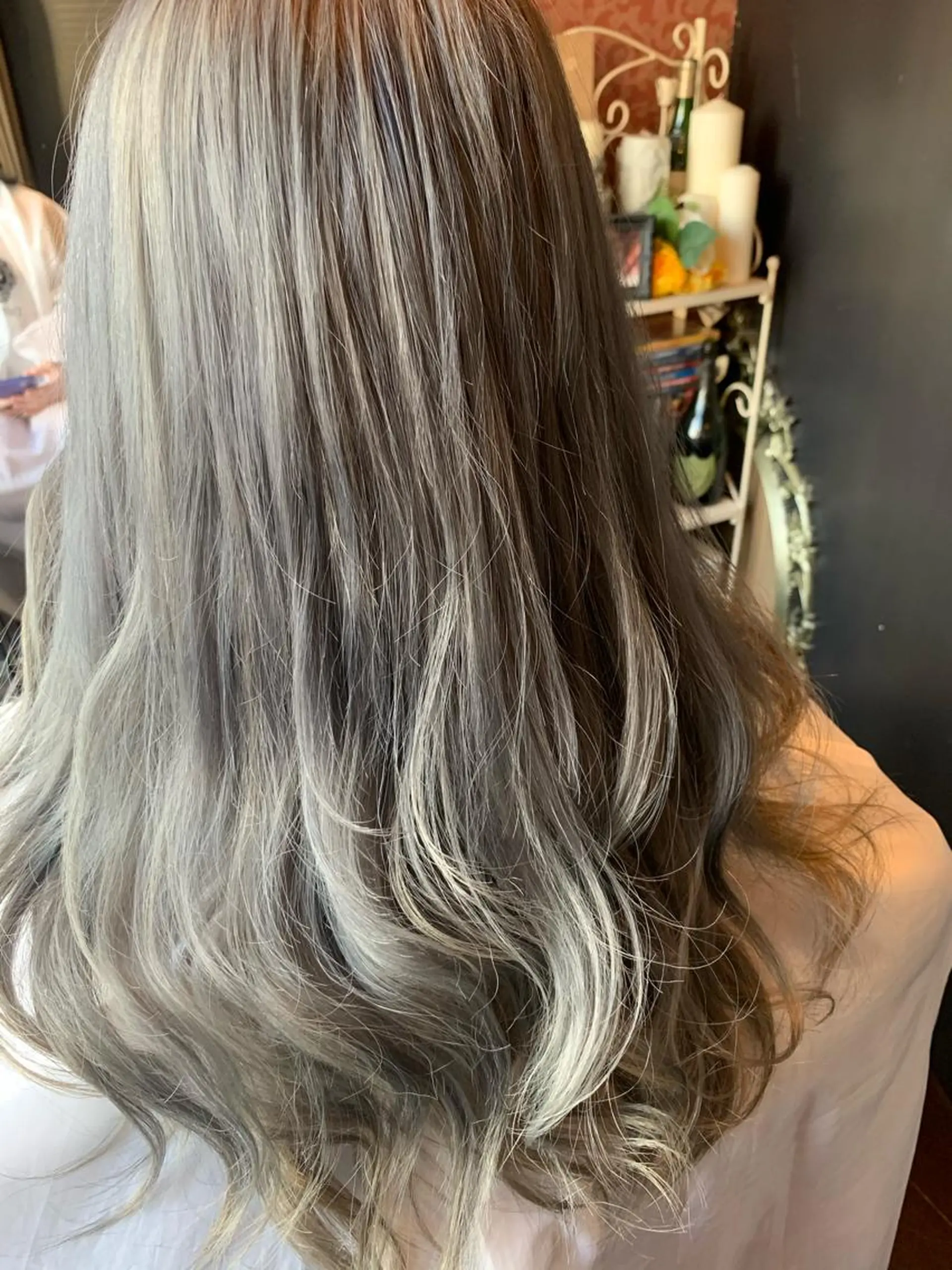 ロング カラー ブリーチ 藤井菜々 （エルベスアクト）のヘアスタイル