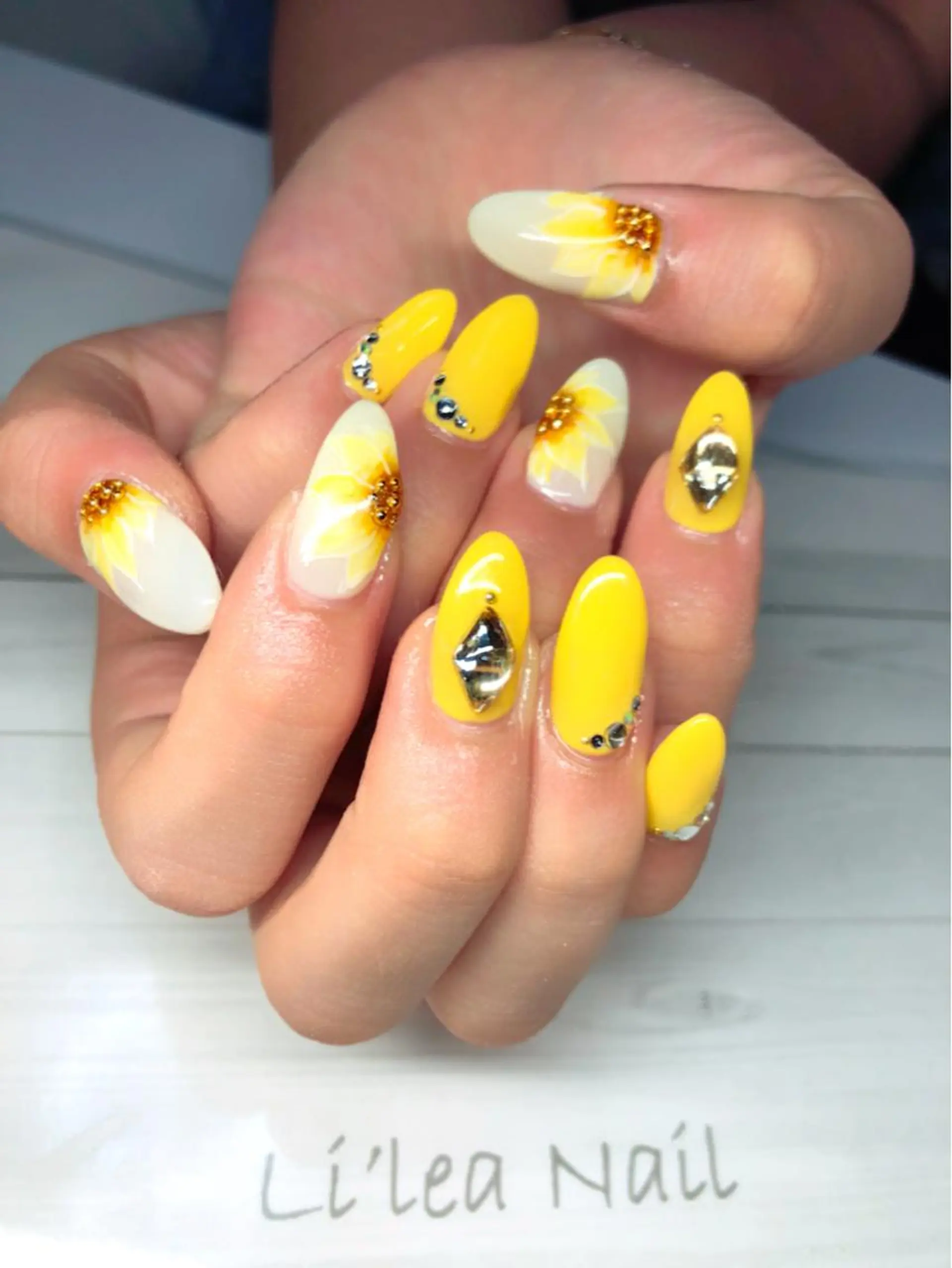ネイル Li'leaNail AINAのネイルデザイン