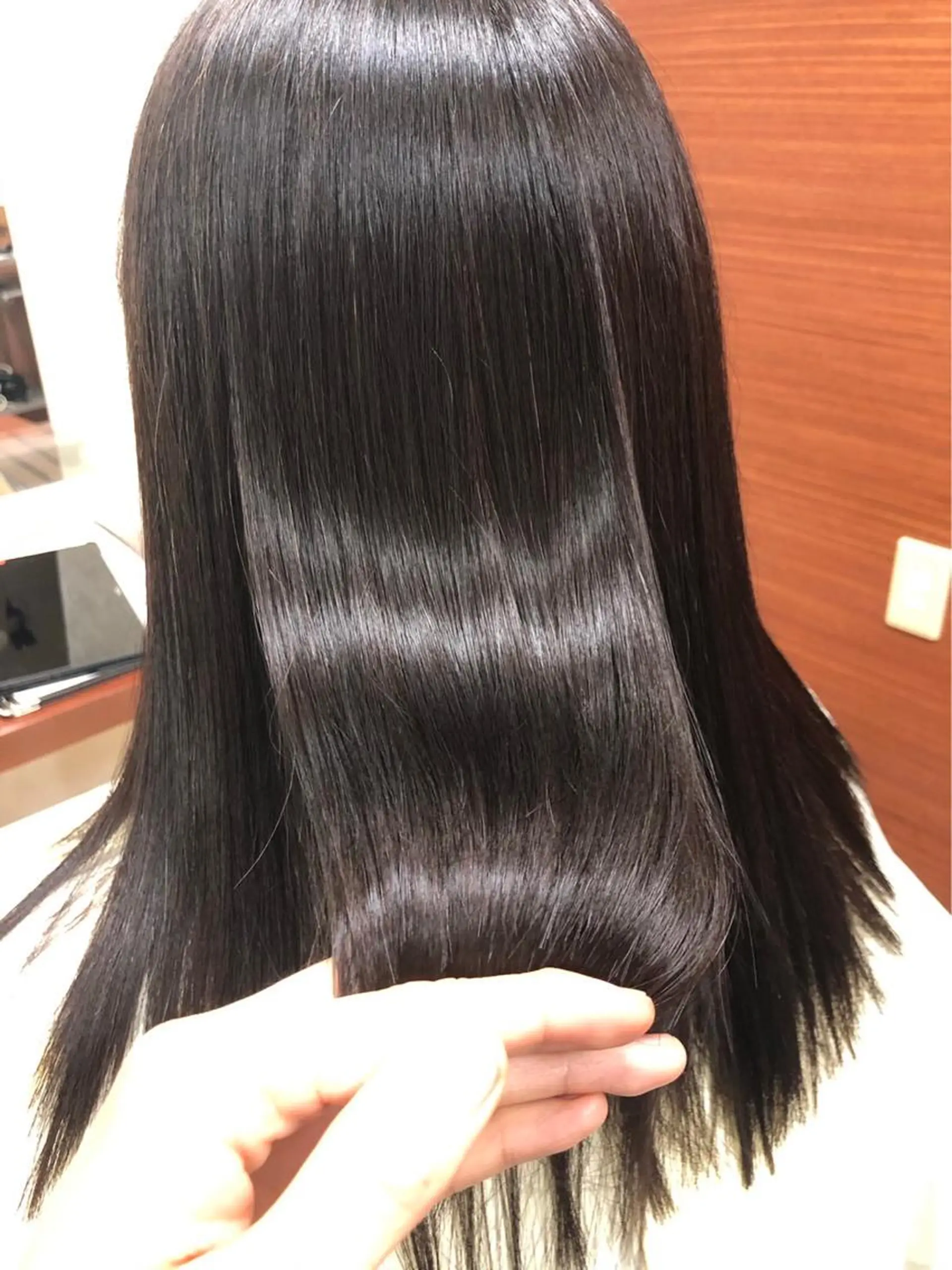 ロング パーマ 酸性ストレート ストレートパーマ 💎韓国カラー Giness坂下巧のヘアスタイル