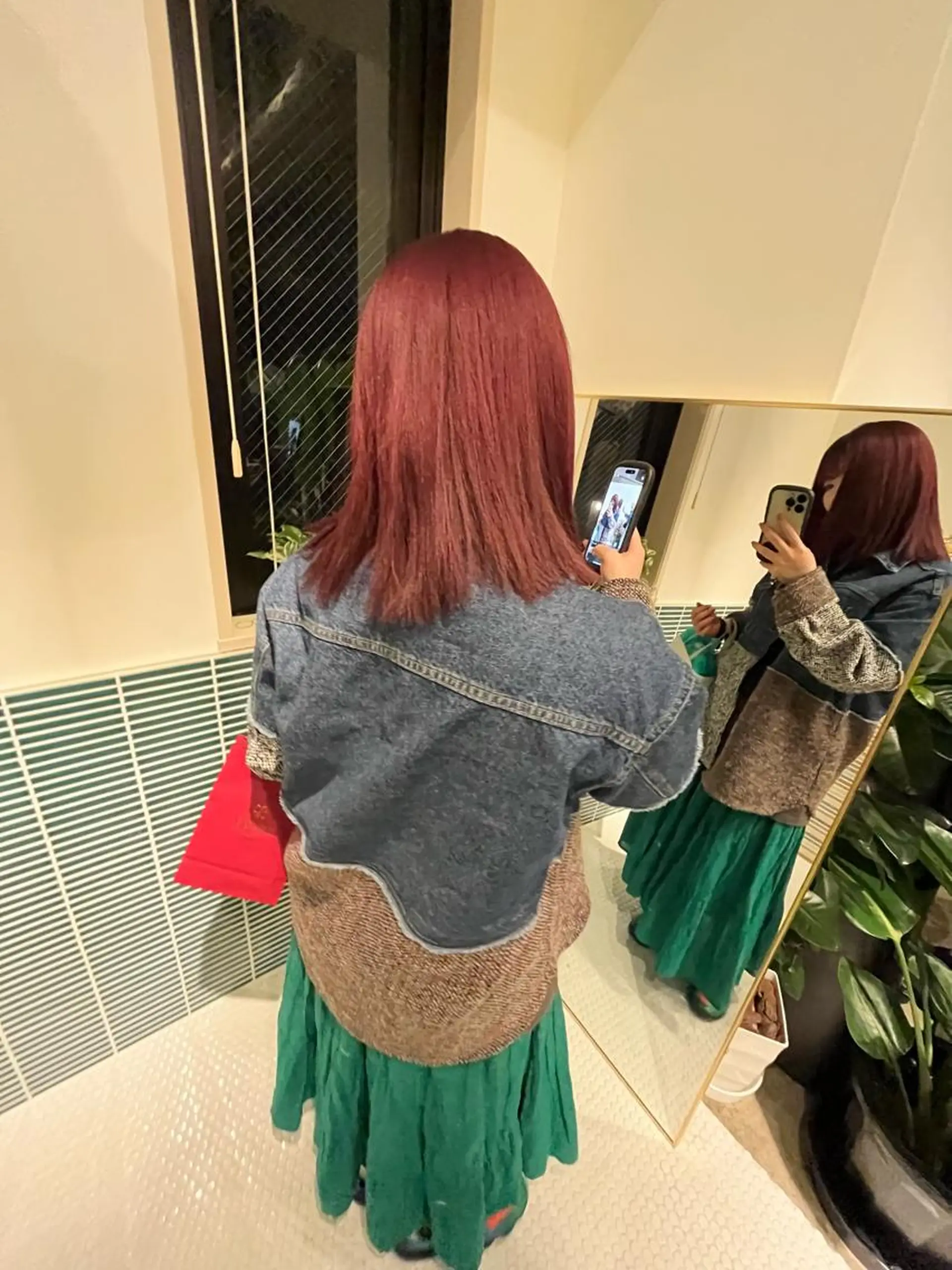 ミディアム カラー ブリーチ ボルドーカラー ヘアカラー トリートメント 🩷ハイトーン透明感 レイヤー🩷ユリカのヘアスタイル