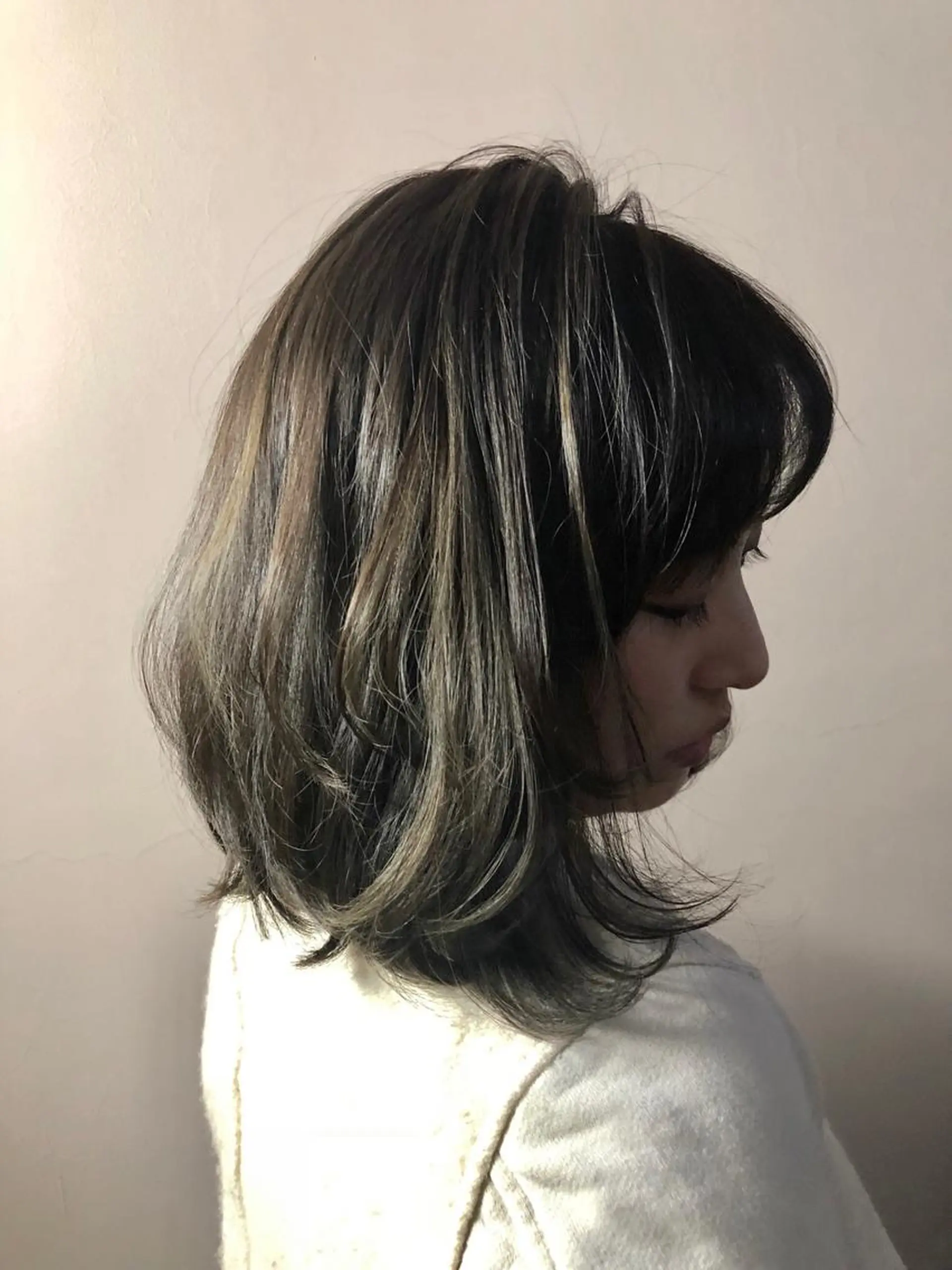 ショート カラー グレージュ ハイライトカラー ハイライト tuki yokohama所属・店長 小池アキトのヘアスタイル