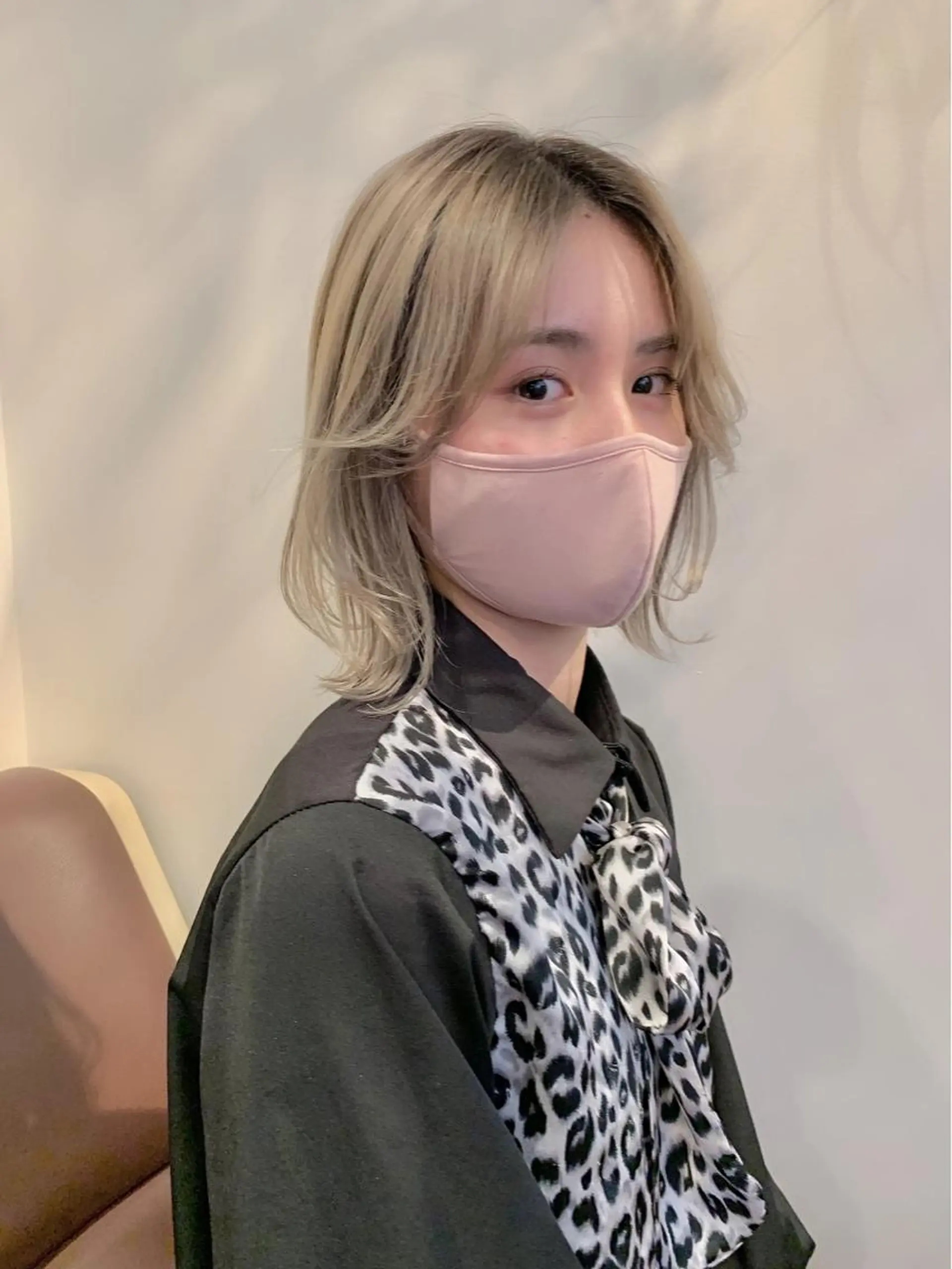 ショート カラー グレージュ 柔らかブラウン/顔周 りレイヤー♡ユウシのヘアスタイル