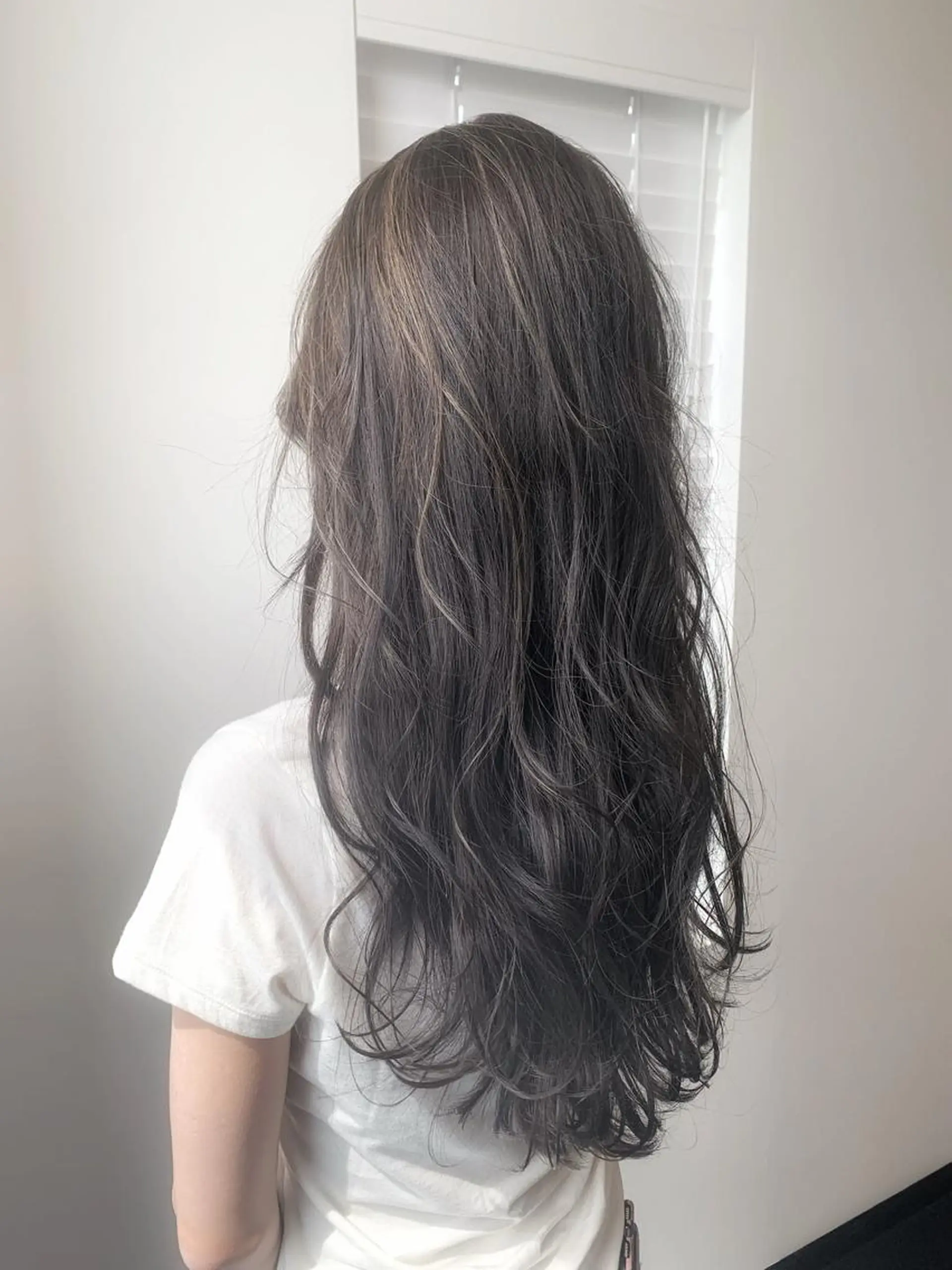 ロング ヘアカラー トリートメント slow所属・名取 純平のヘアスタイル