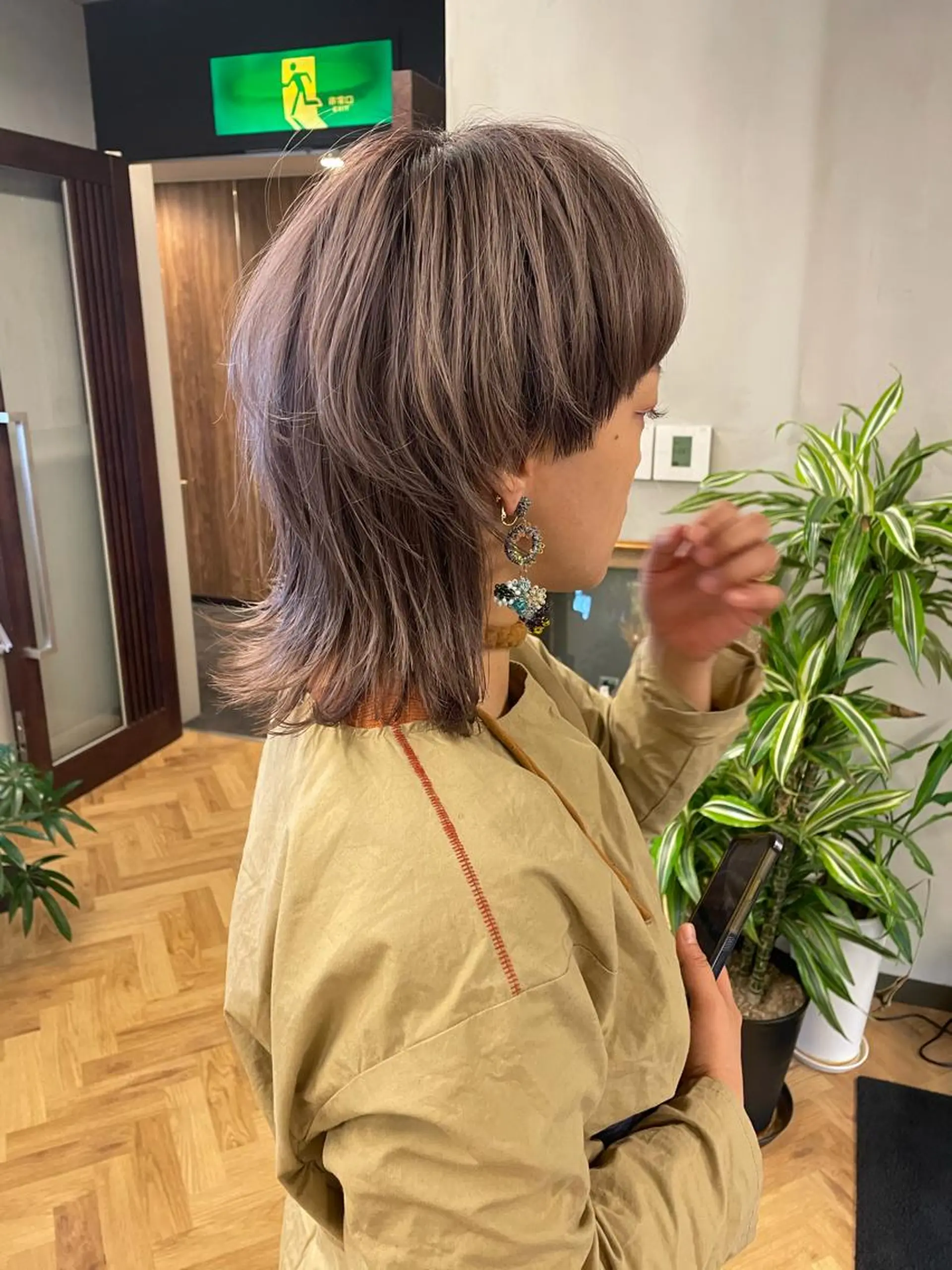 ショート カラー パーマ アッシュ ラベンダーカラー ラベンダーアッシュ ウルフカット カット ヘアカラー トリートメント tatsumi/ボブ ウルフ/レイヤーのヘアスタイル