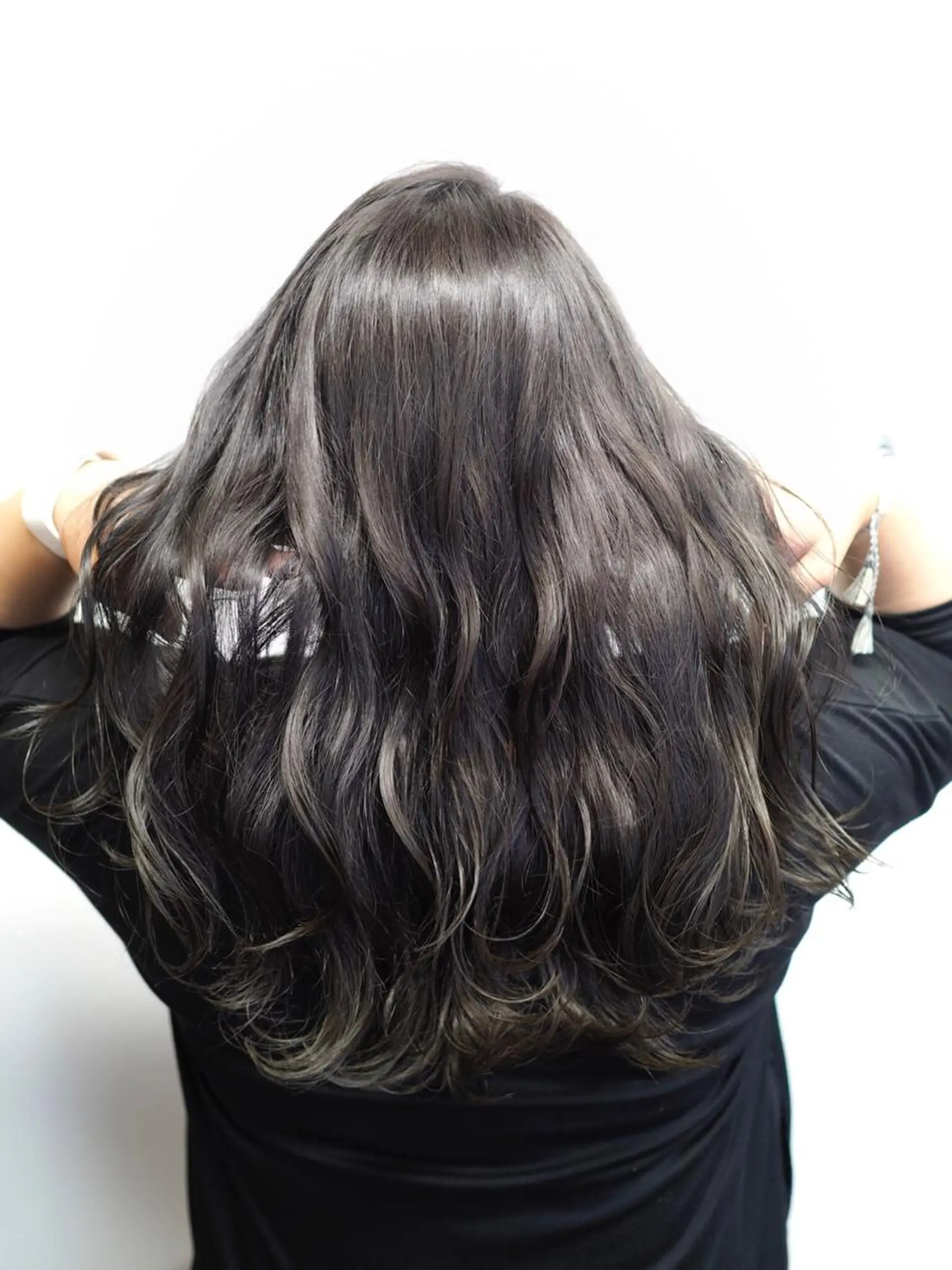 ロング カラー ヘアアレンジ メンズハイトーン メンズバレイヤージュのヘアスタイル