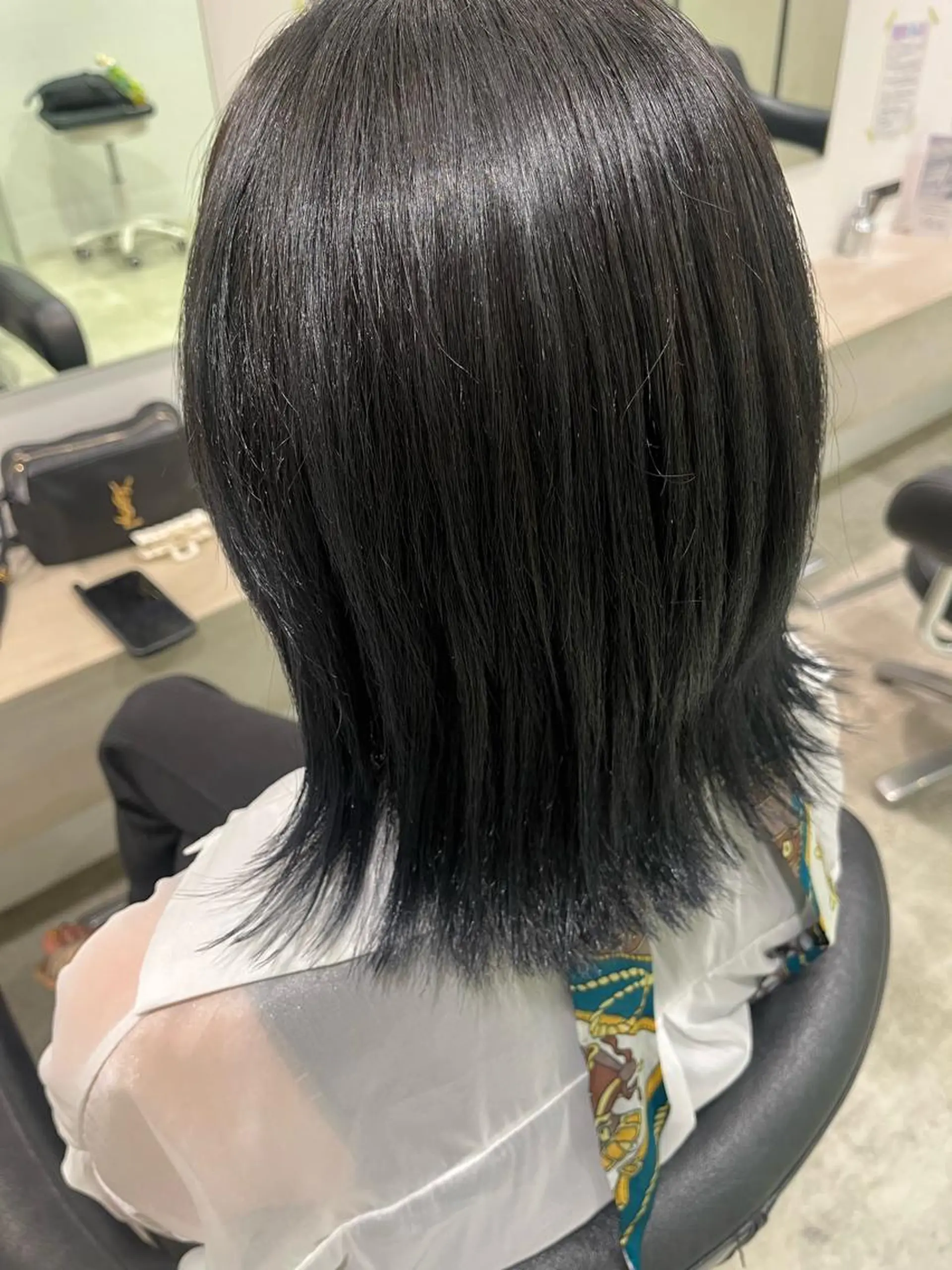 ミディアム カラー レイヤー/顔まわり 透明感カラー柳澤優名のヘアスタイル