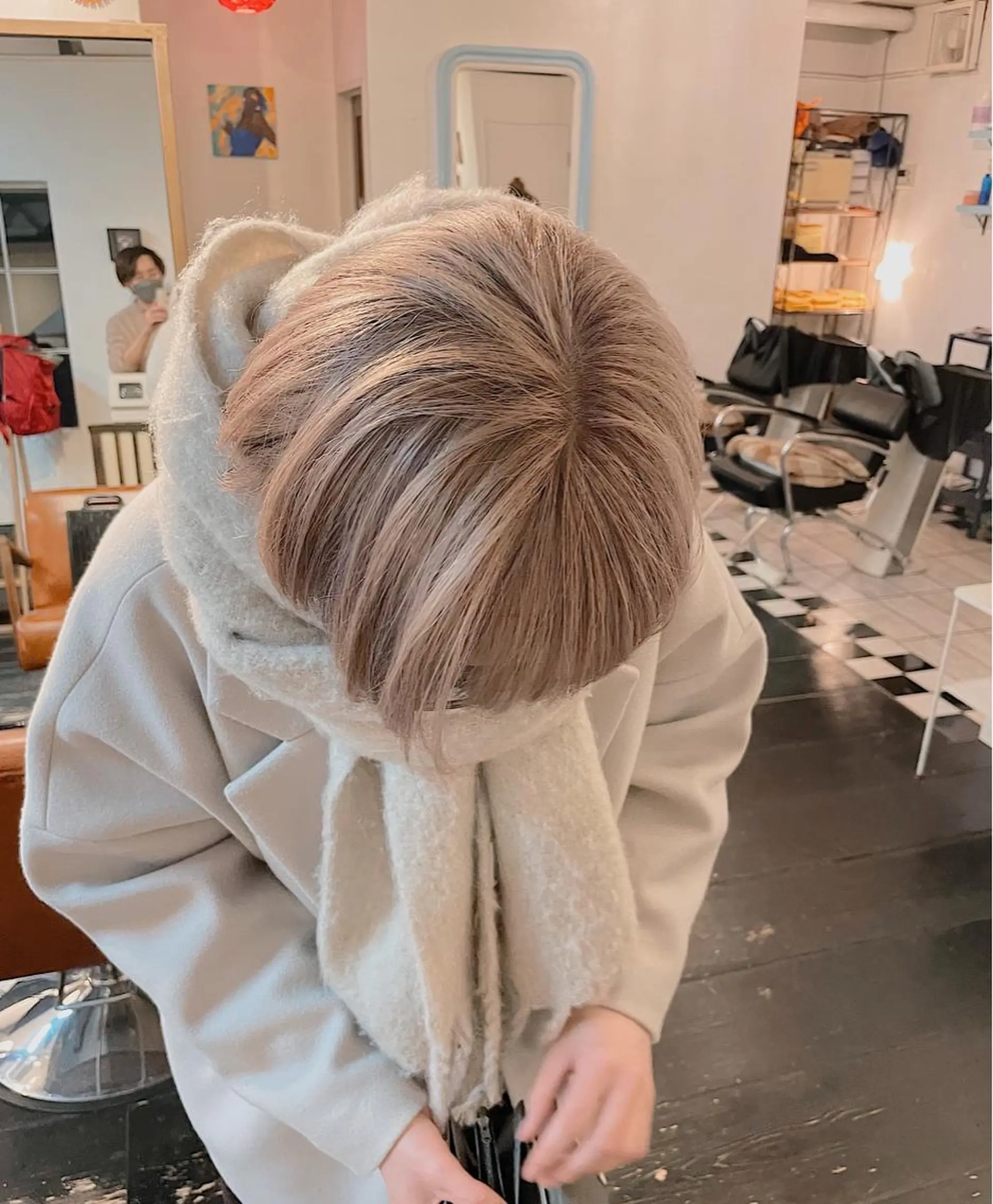 ショート カラー ブリーチ ケアブリーチ シルバー ホワイトシルバー ショートヘア ヘアカラー トリートメント h a k u 大倉 卓人のヘアスタイル