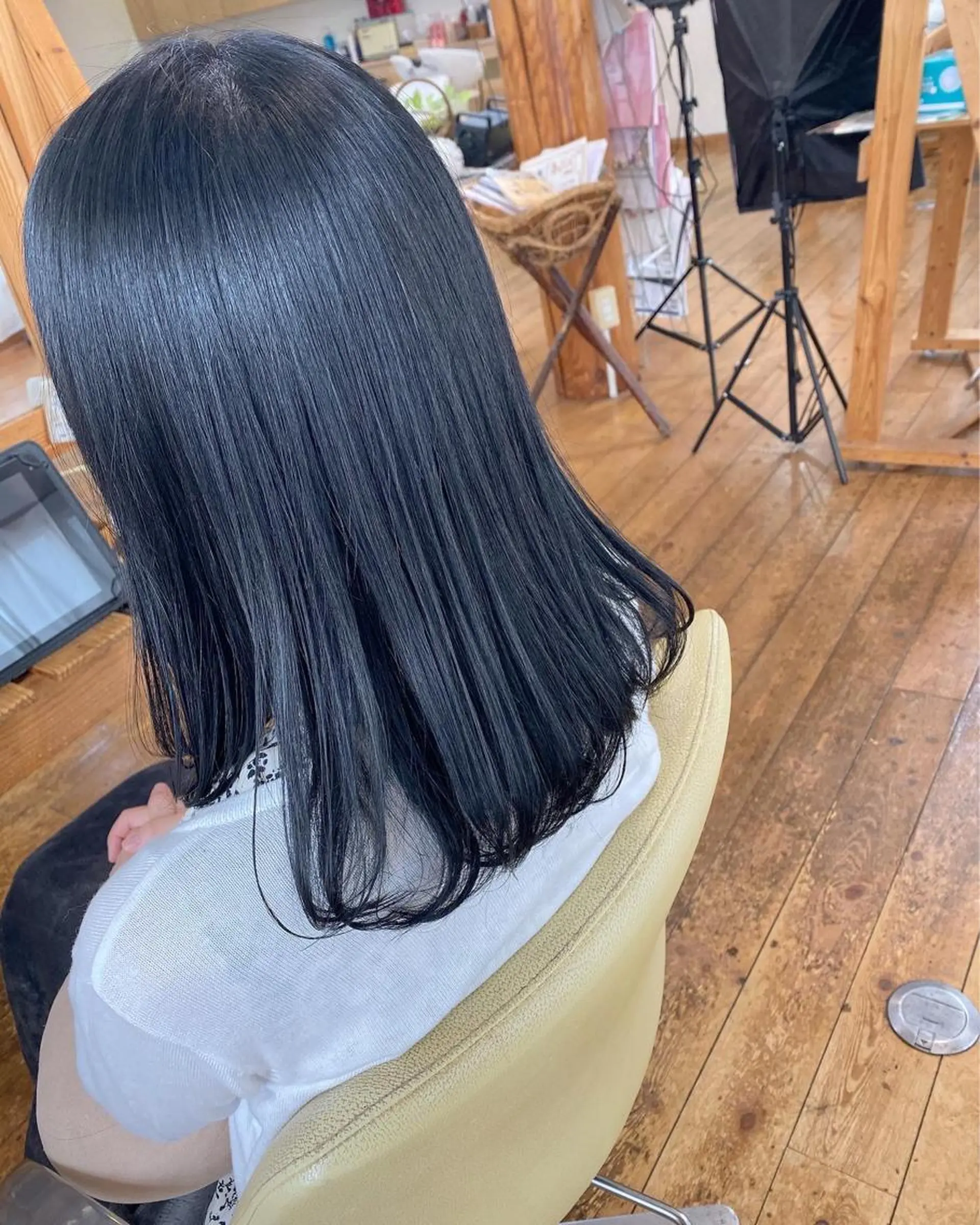 セミロング 荒木 ひろかのヘアスタイル