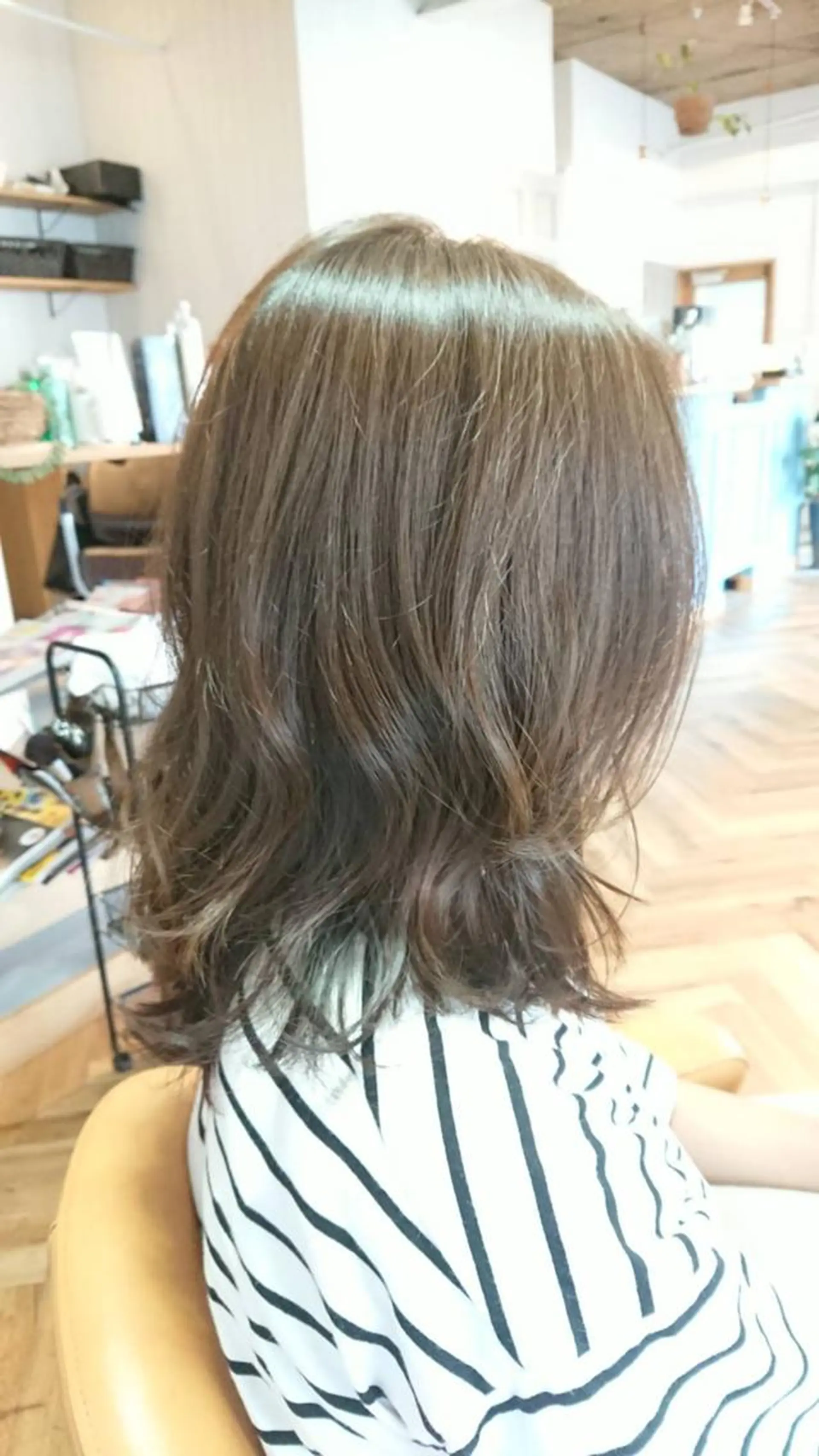 ミディアム 中野 雅子のヘアスタイル
